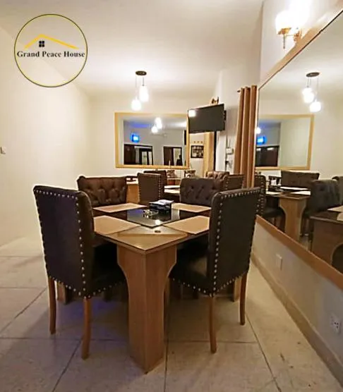 Restaurant/places to eat in Grand Peace House II