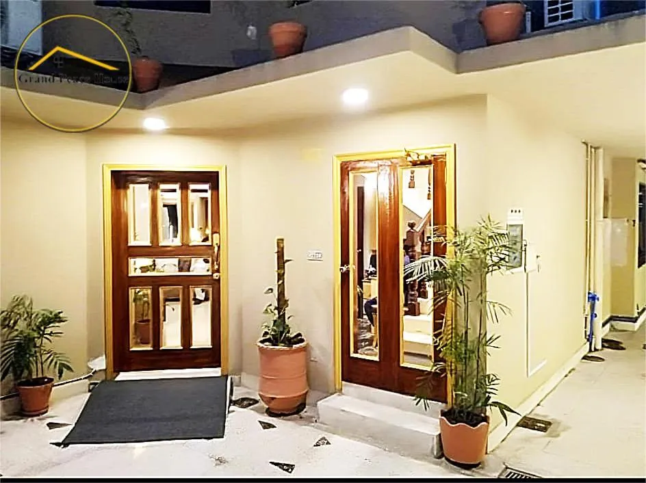 Facade/entrance in Grand Peace House II