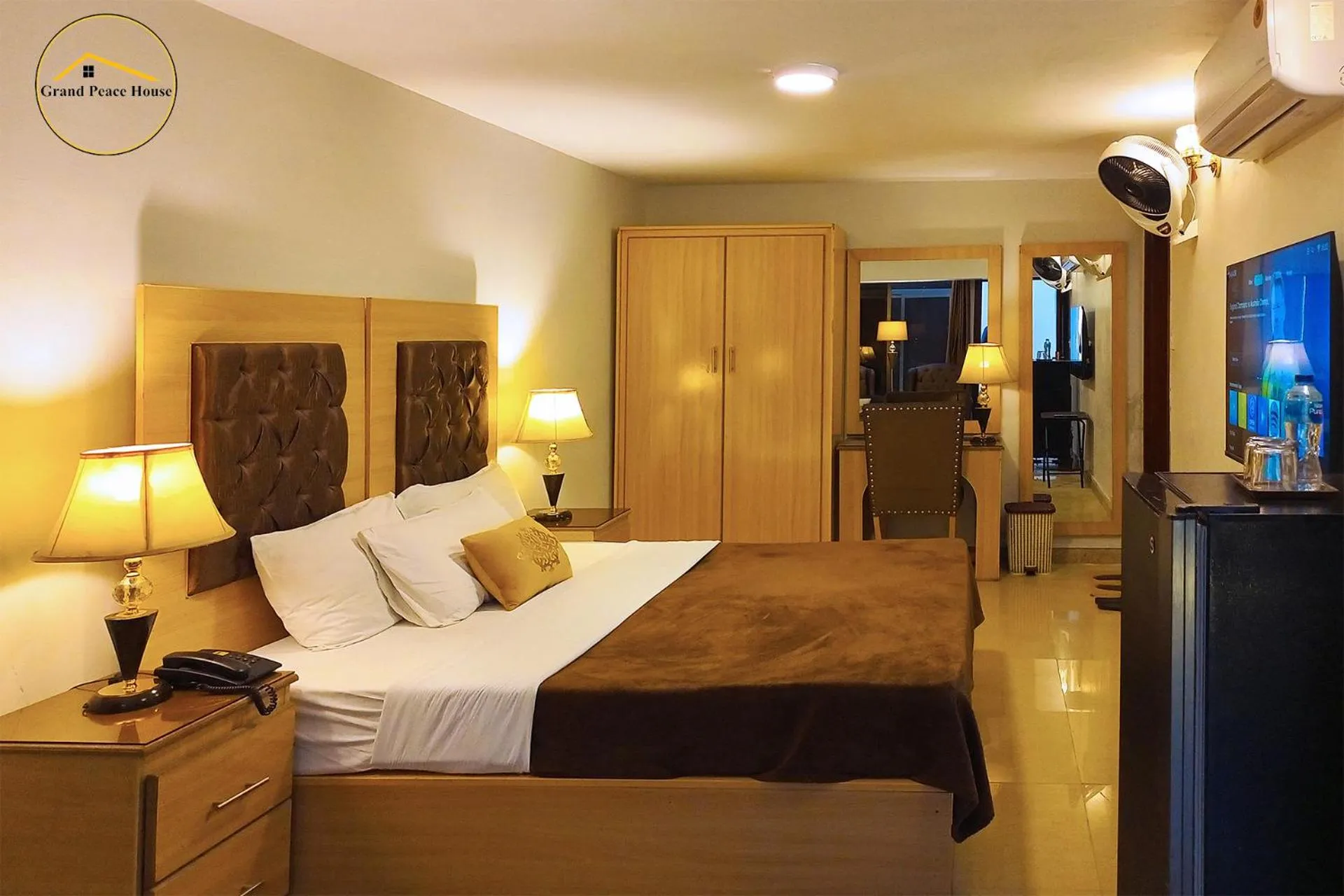 Bed in Grand Peace House II