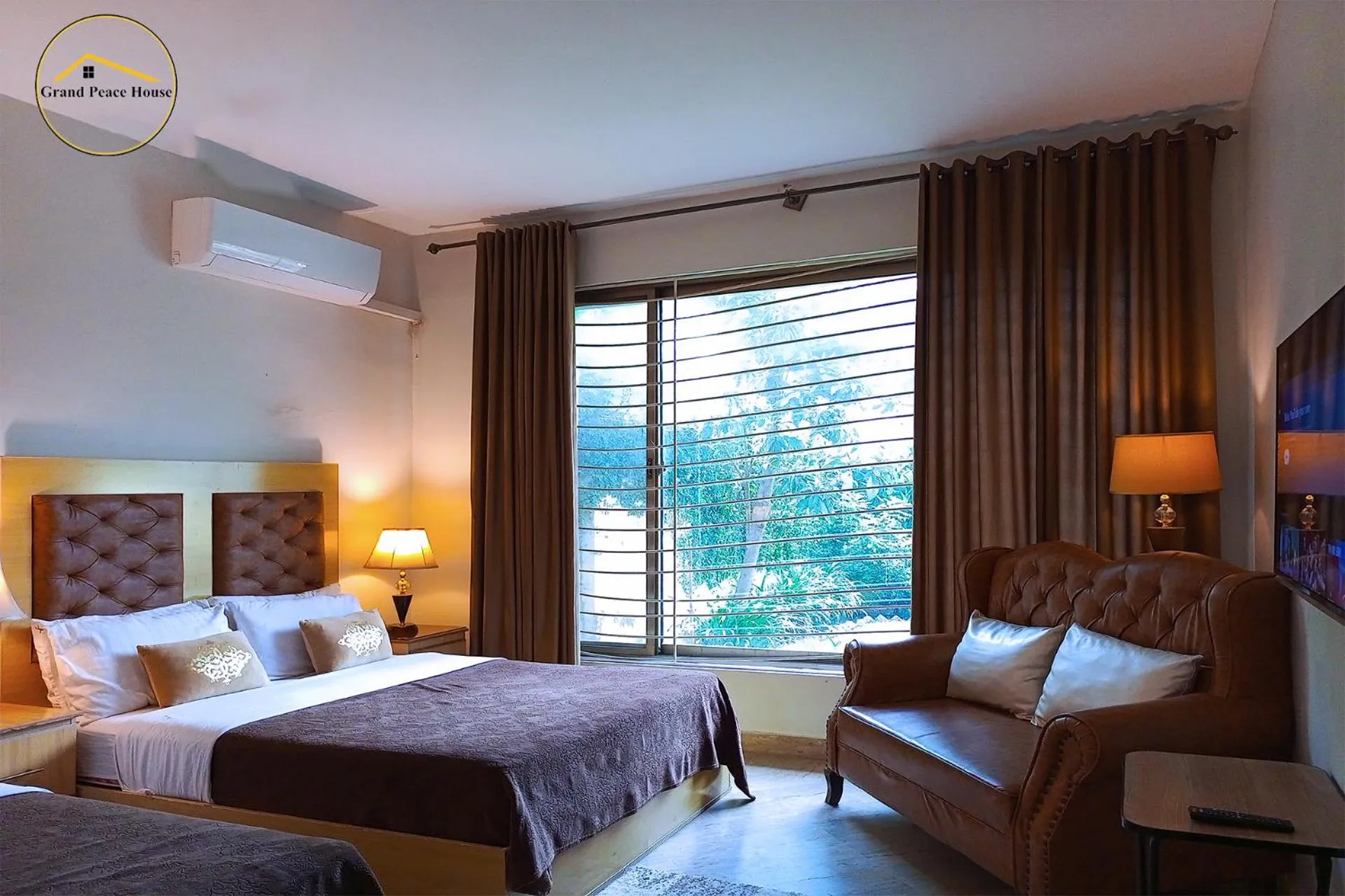 Bed in Grand Peace House II