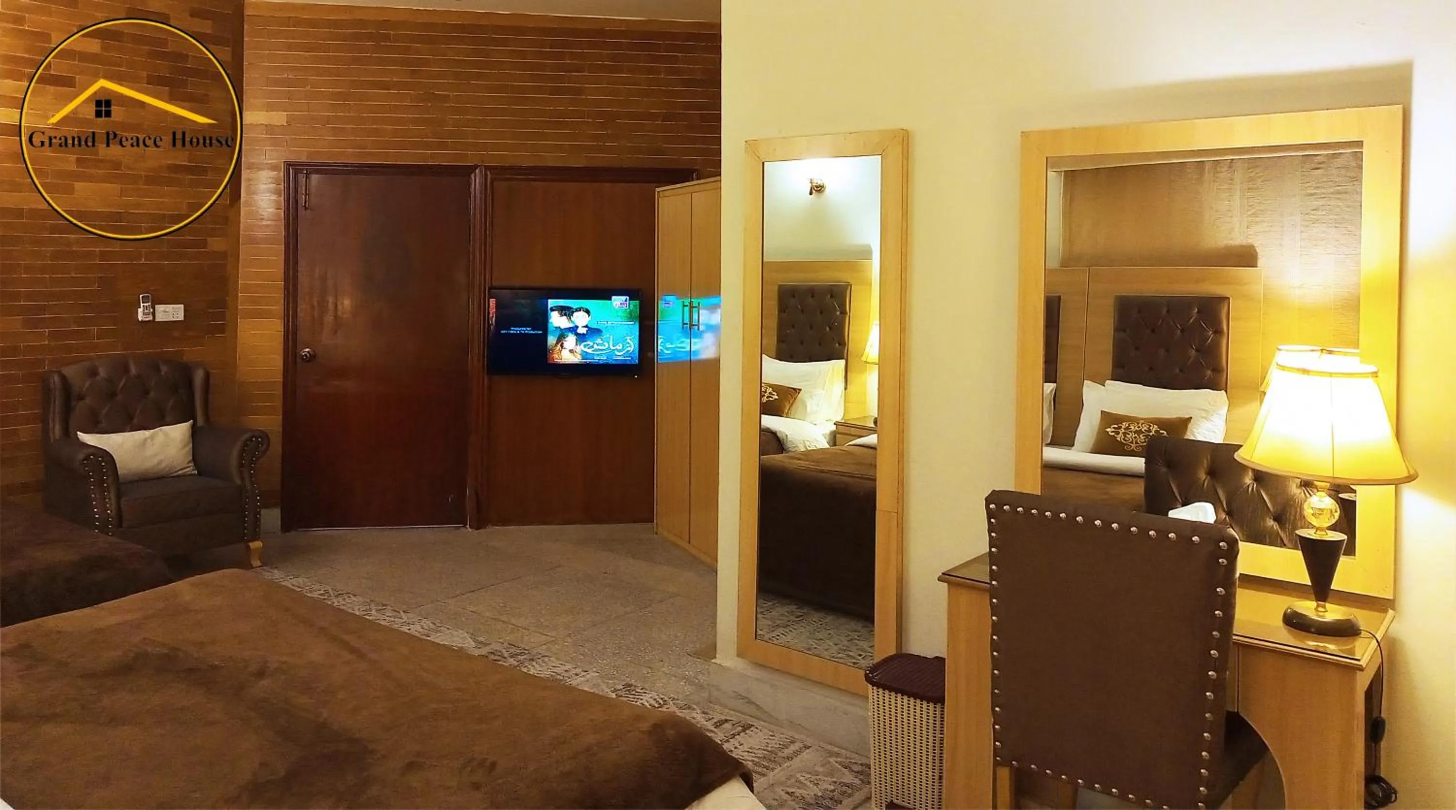 Bed in Grand Peace House II