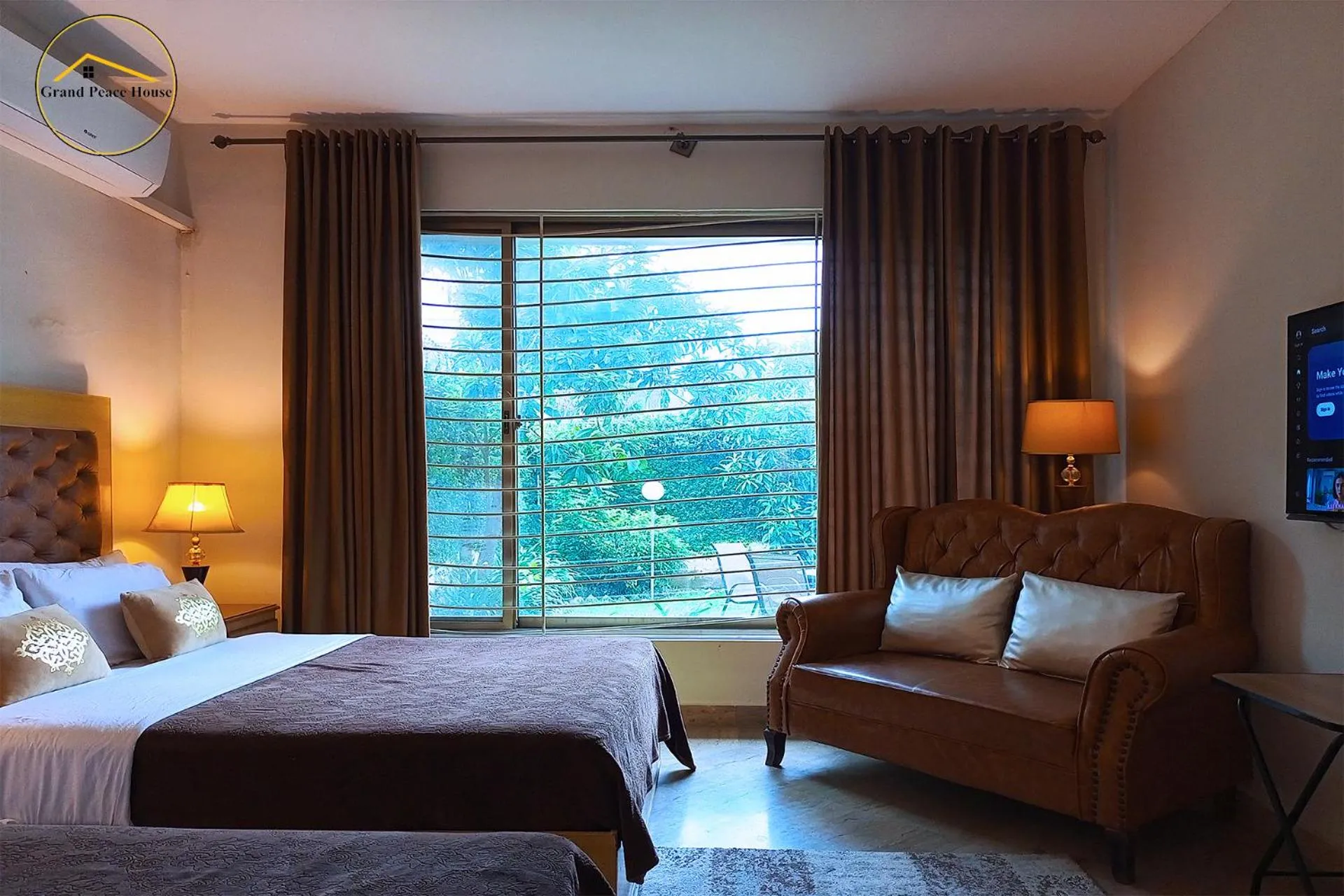 Bed in Grand Peace House II