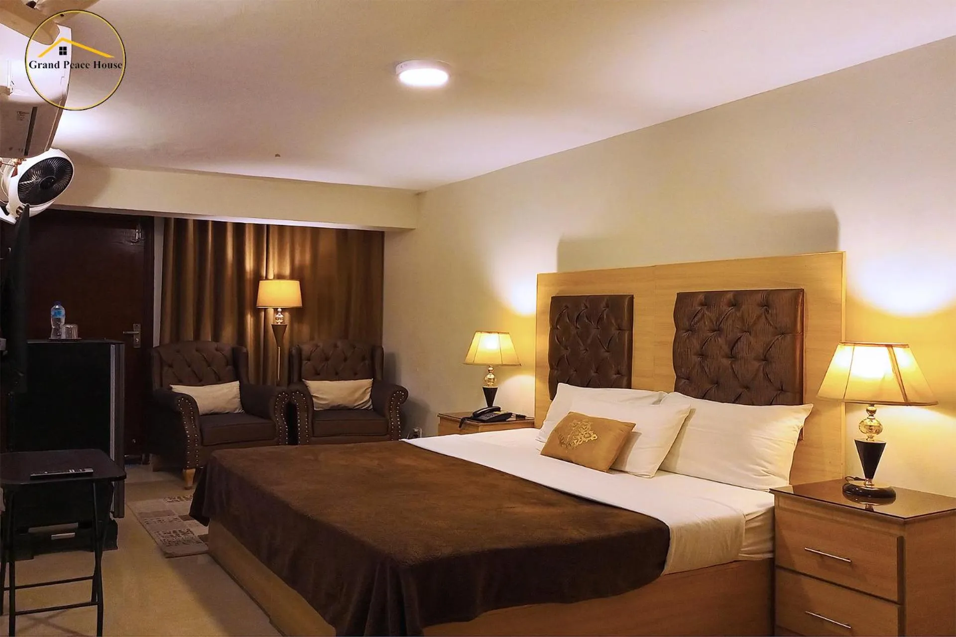 Bed in Grand Peace House II