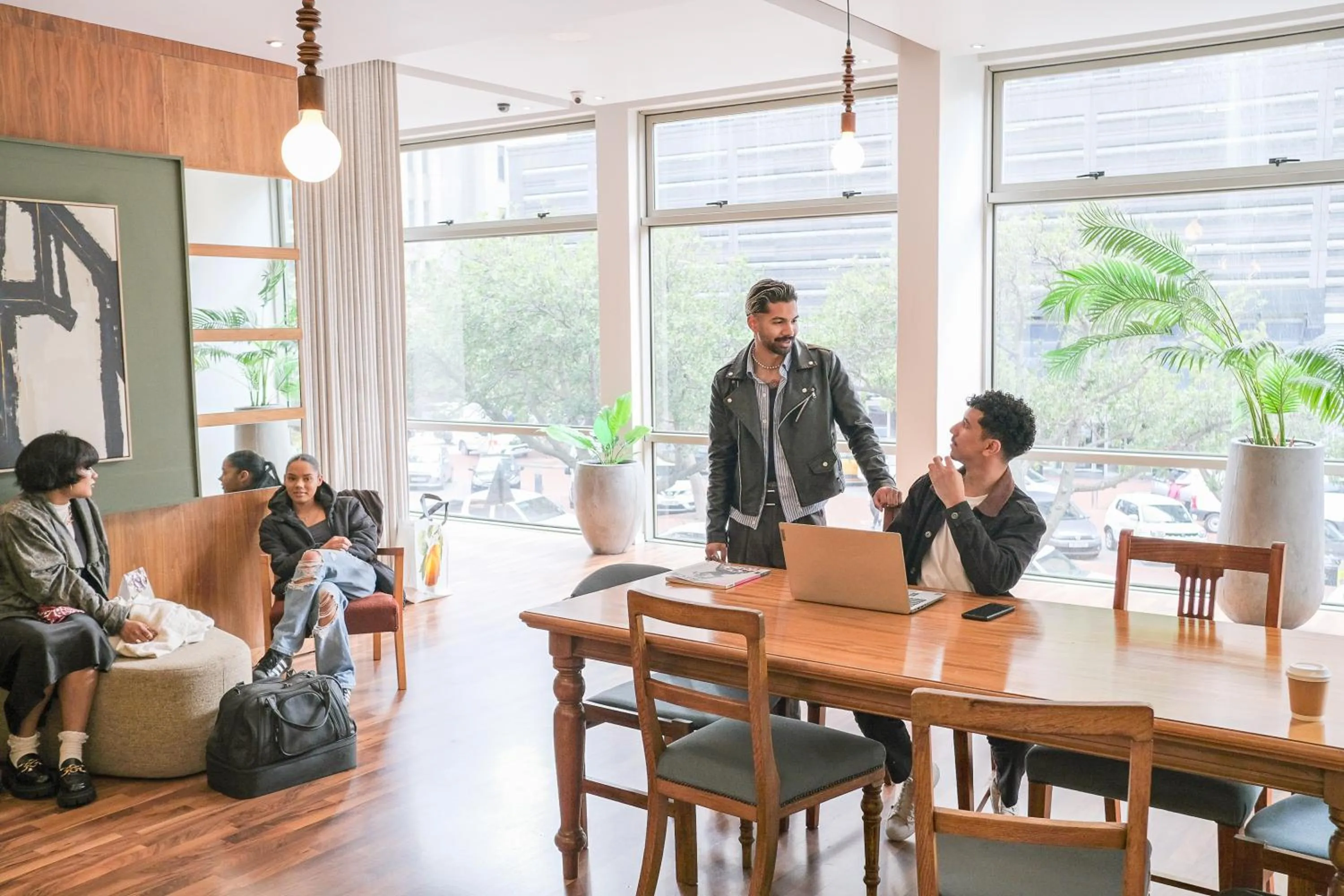 Communal lounge/ TV room in Neighbourgood East City