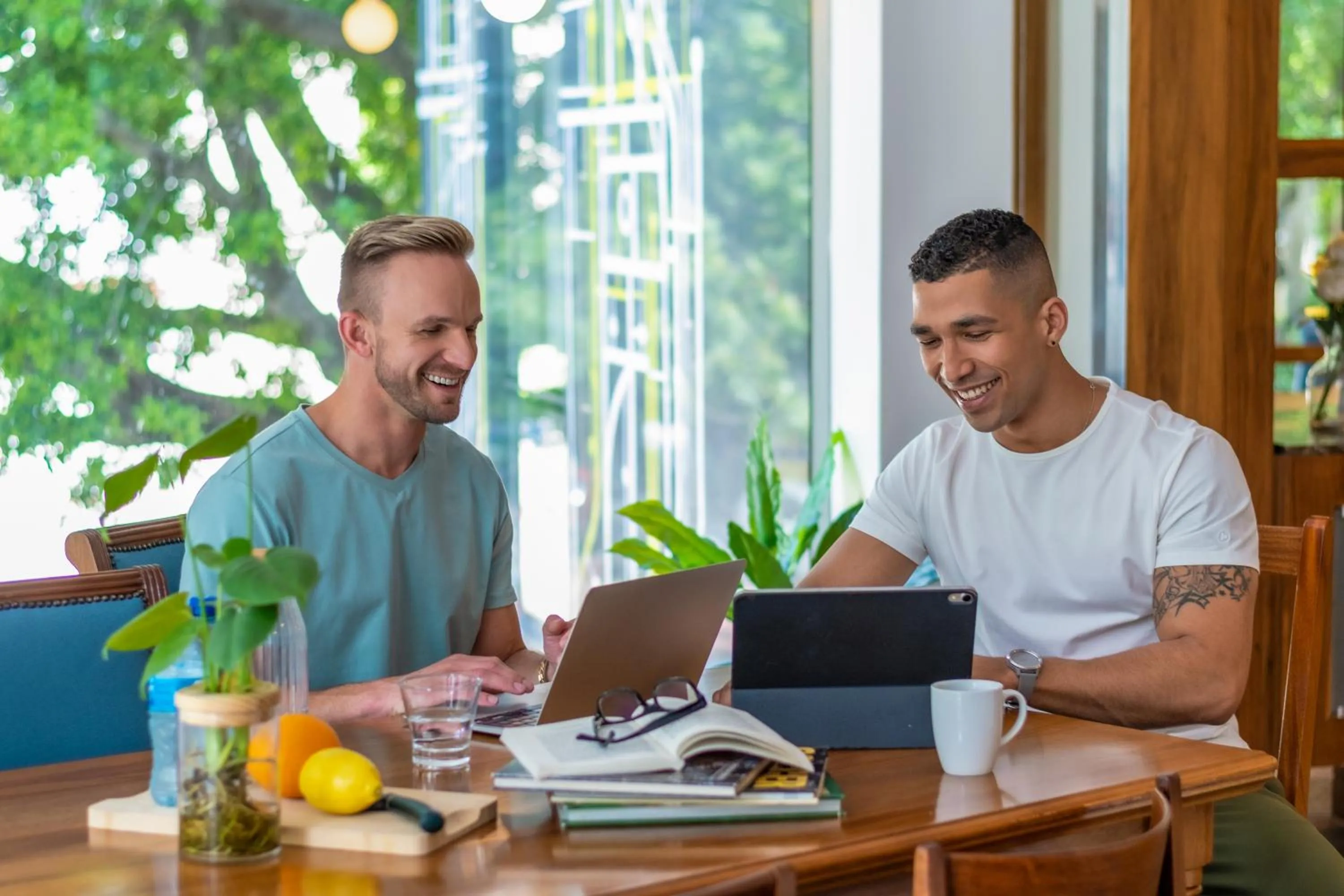Communal lounge/ TV room in Neighbourgood East City