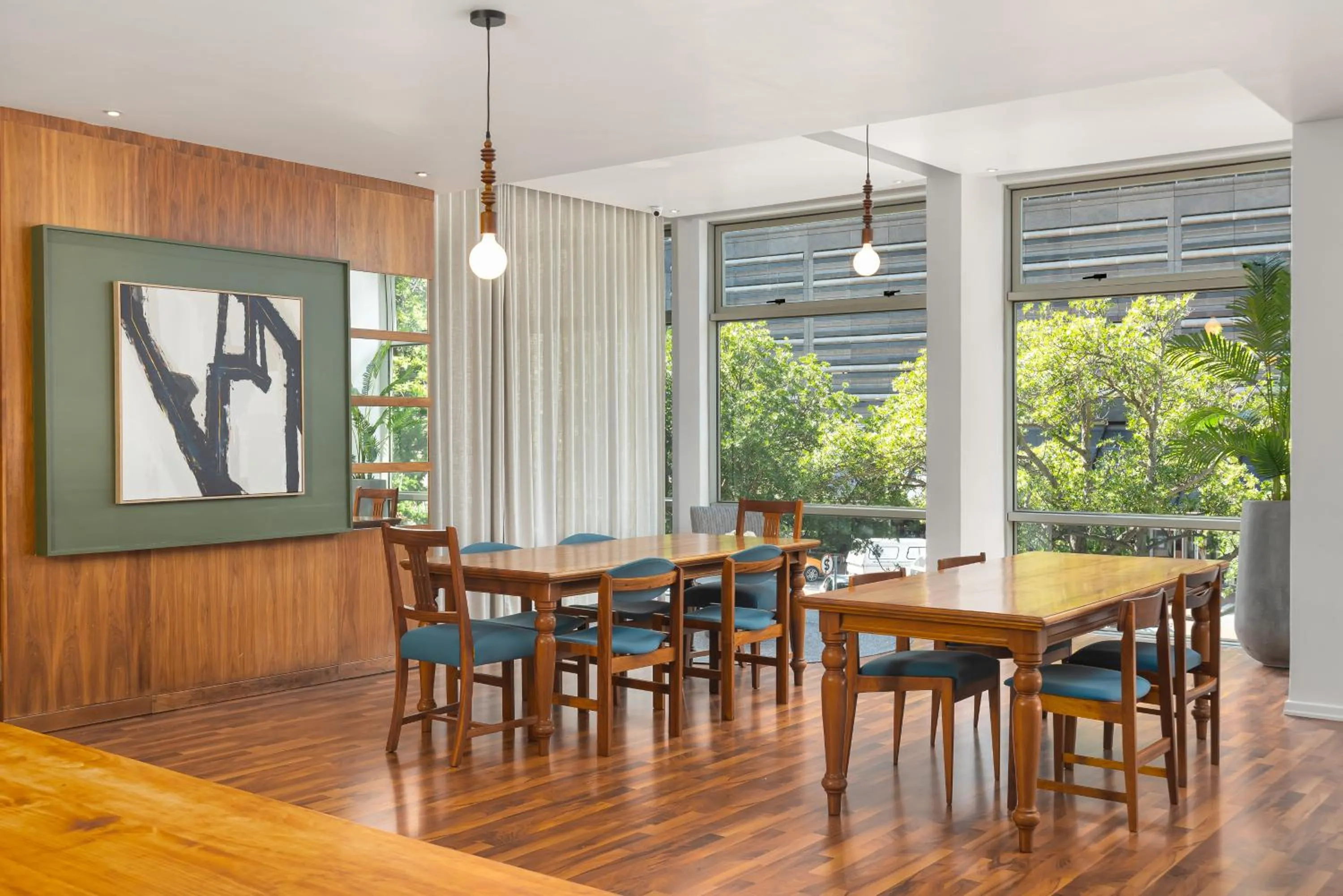 Communal lounge/ TV room in Neighbourgood East City