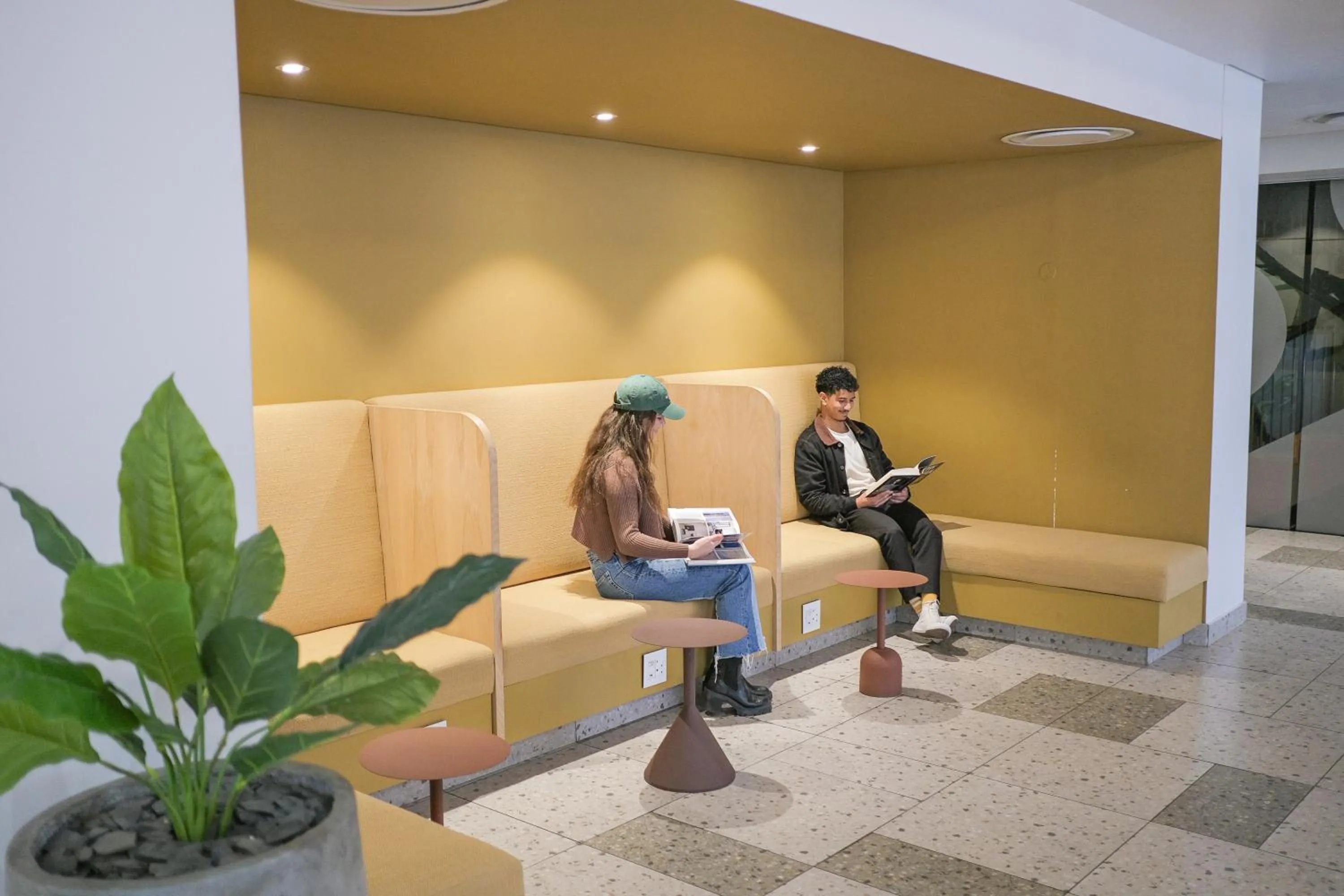 Communal lounge/ TV room in Neighbourgood East City