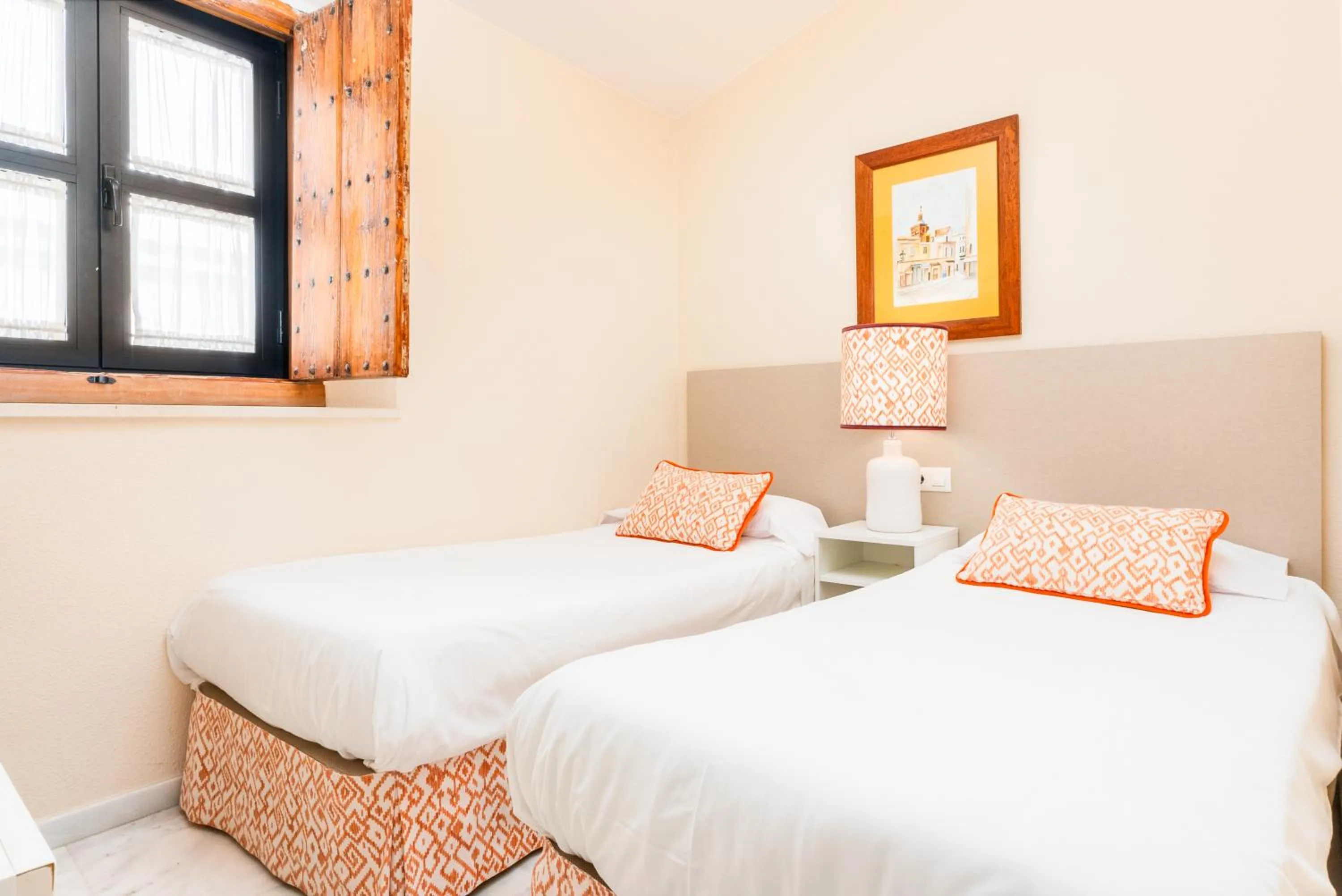 Bed in Smartr Sevilla Las Dueñas