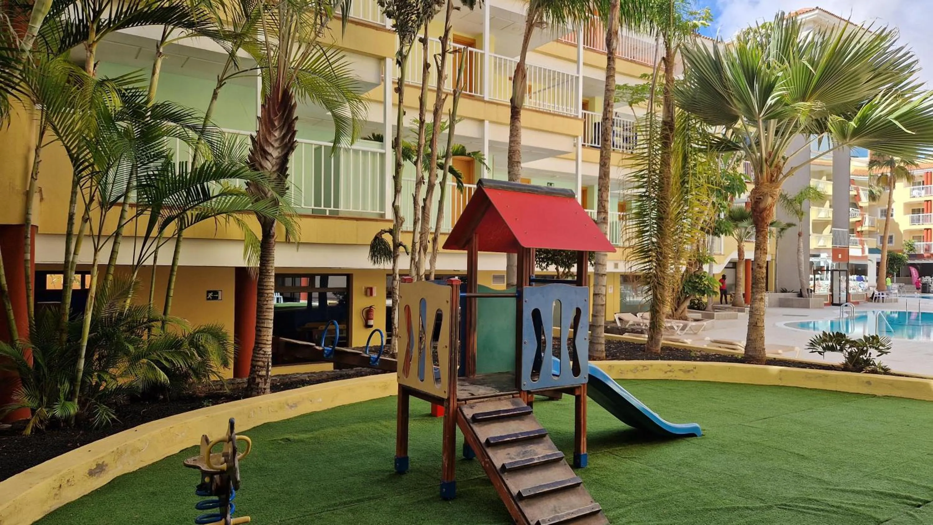 Garden in Hotel Chatur Costa Caleta