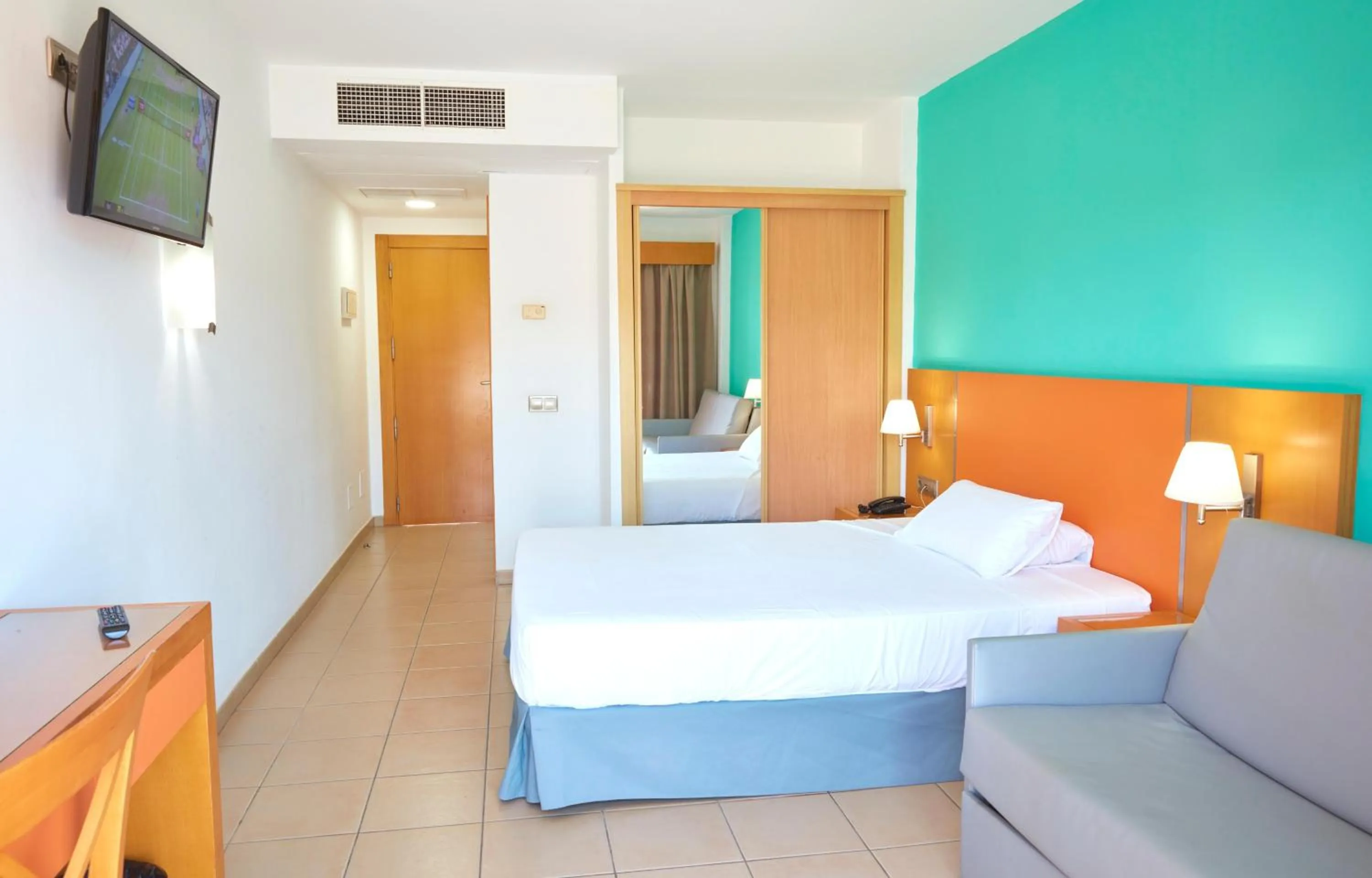 Bed in Hotel Chatur Costa Caleta