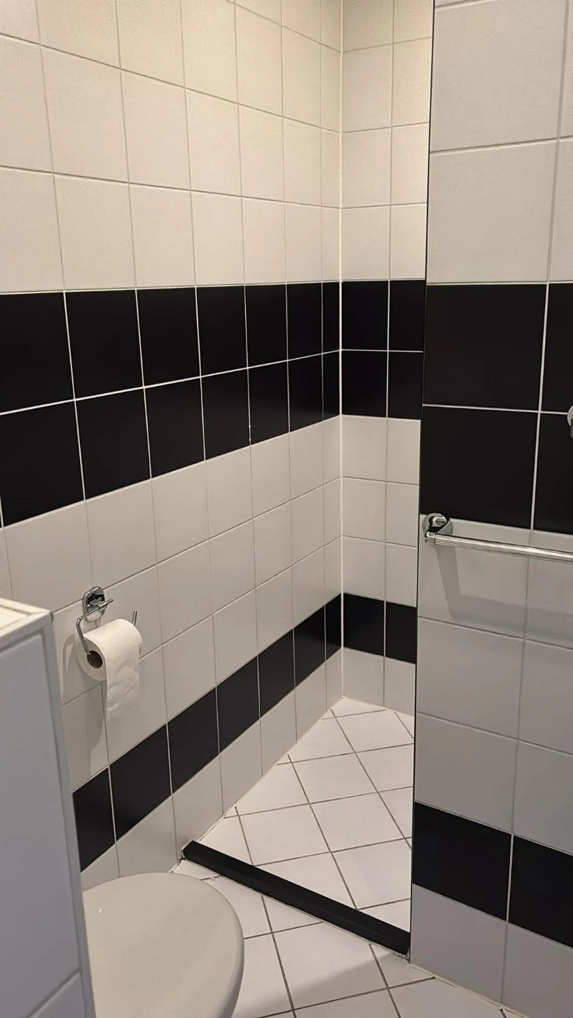 Shower in Hotel Poseidon