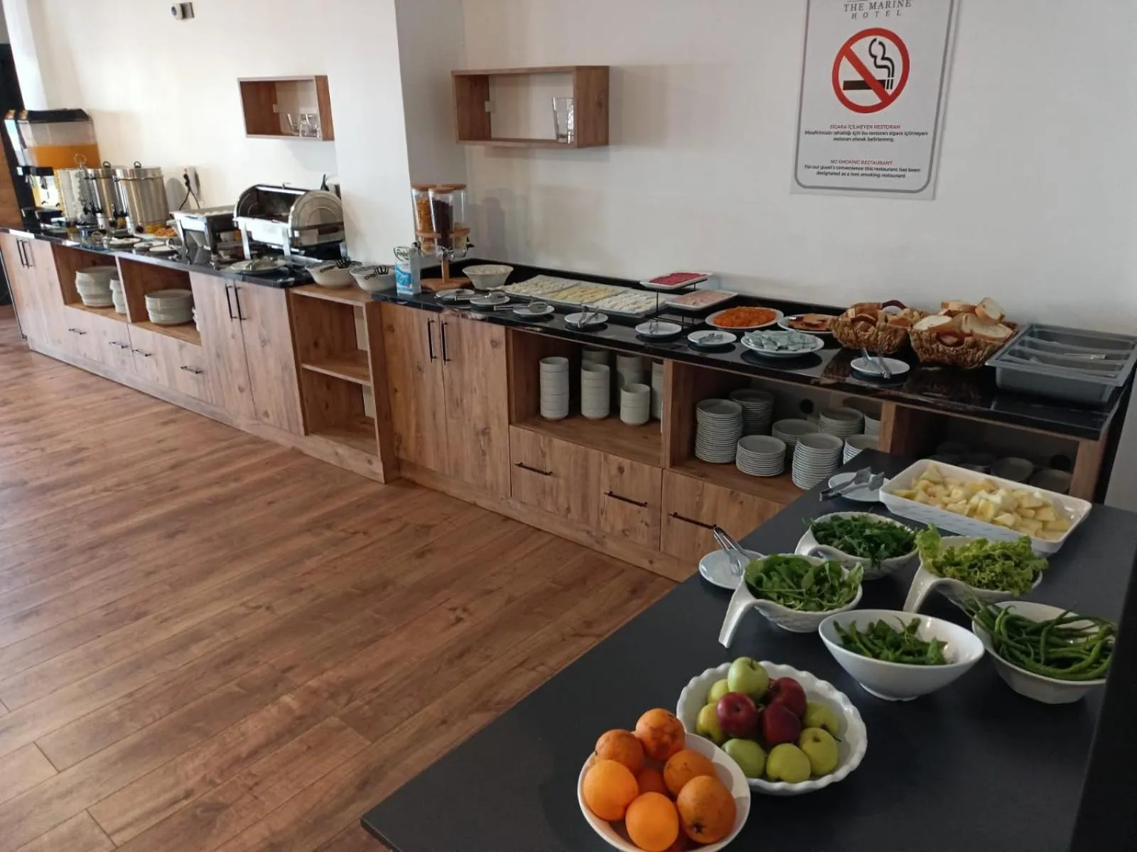 Food and drinks in The Marine Hotel