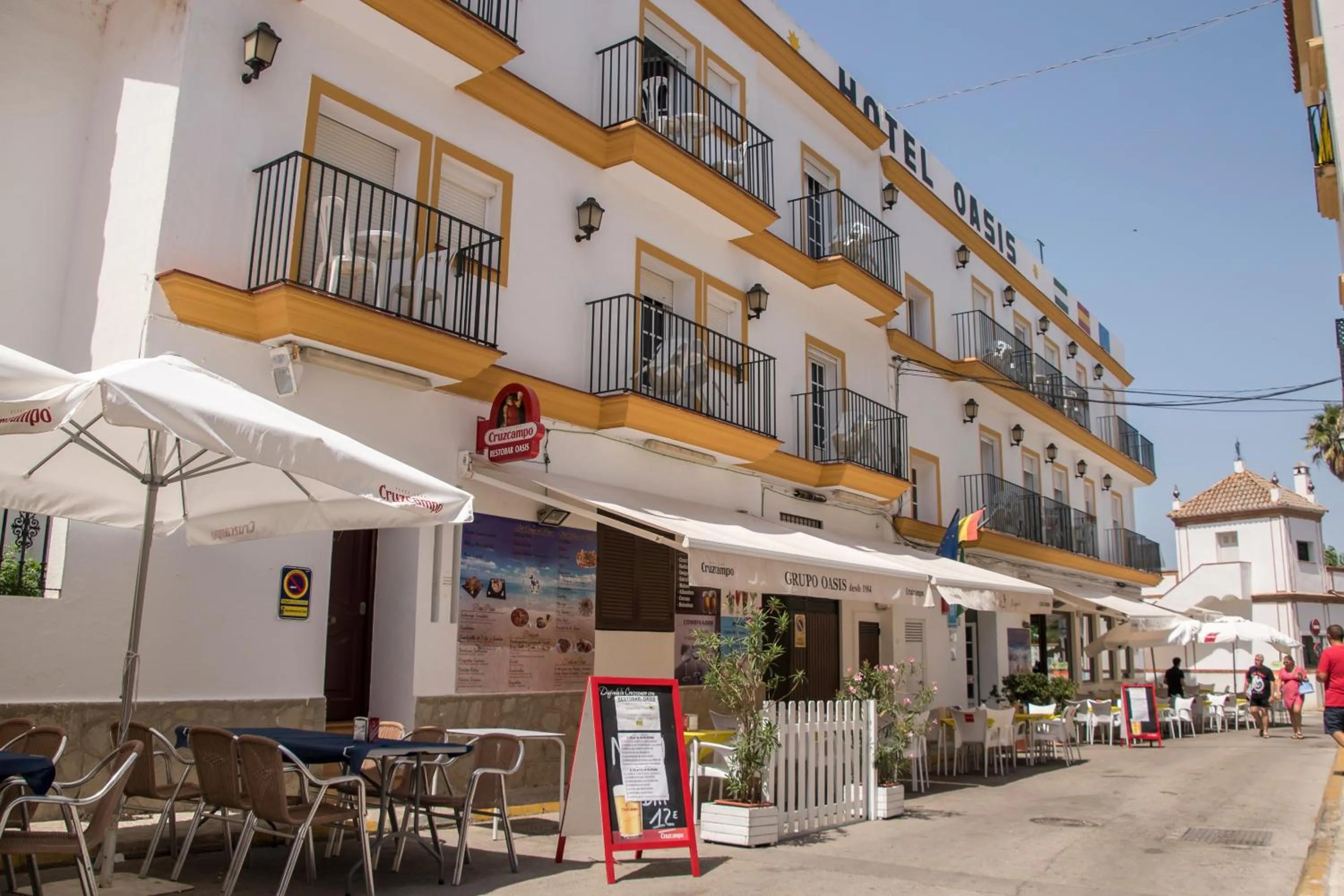 Facade/entrance in Hotel Oasis