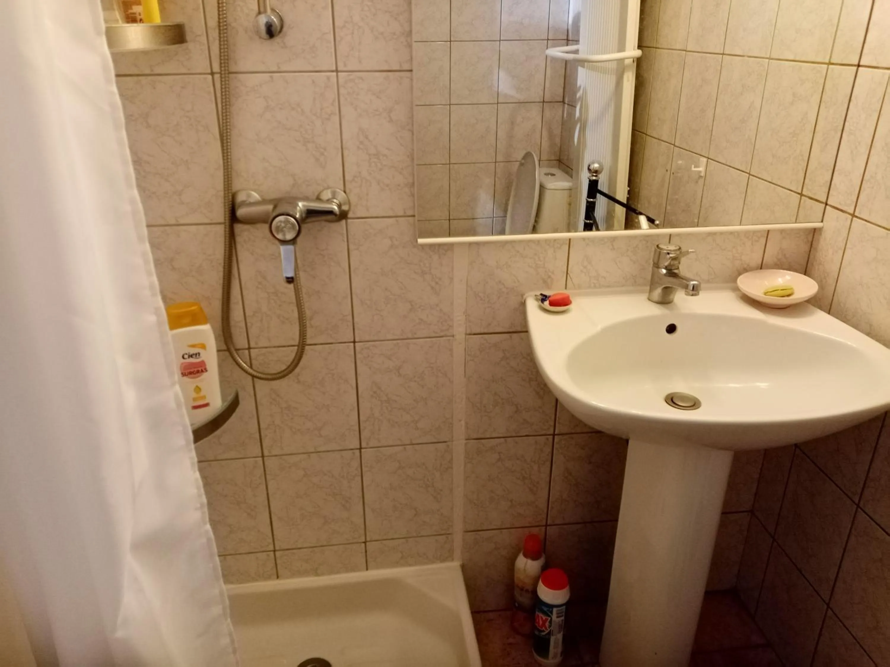 Bathroom in Au Calme