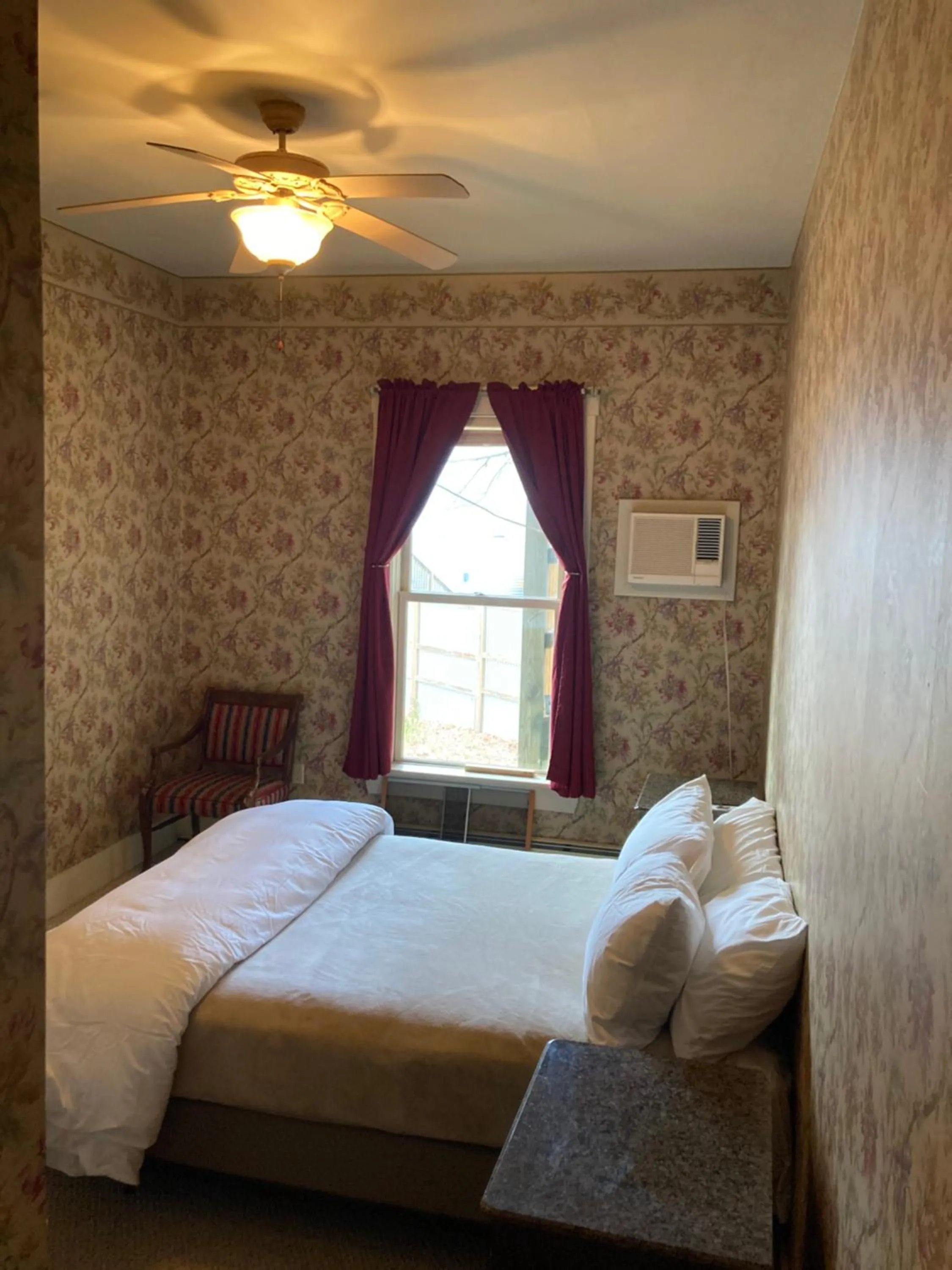 The Elizabeth Inn and Restaurant