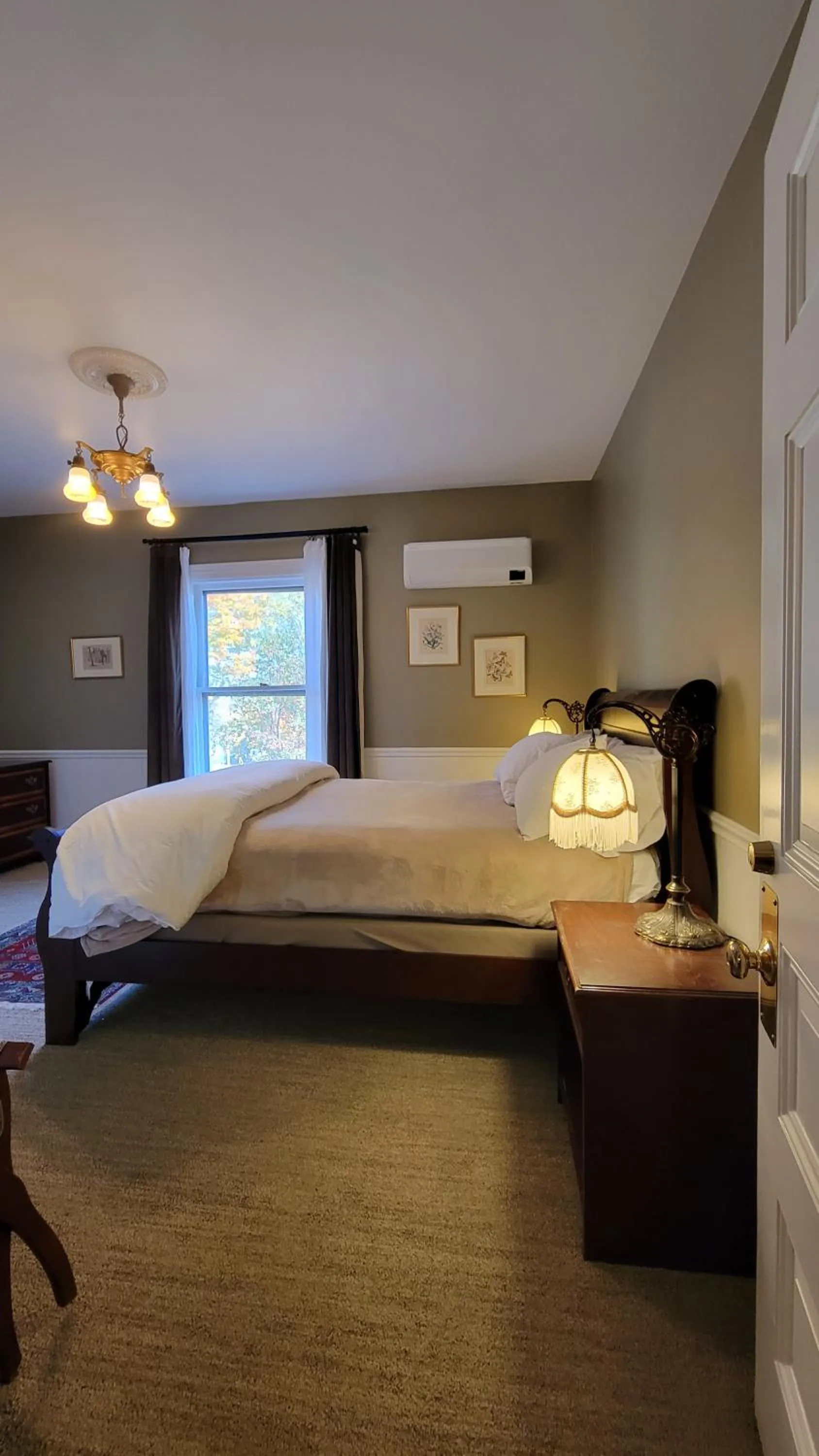 The Elizabeth Inn and Restaurant