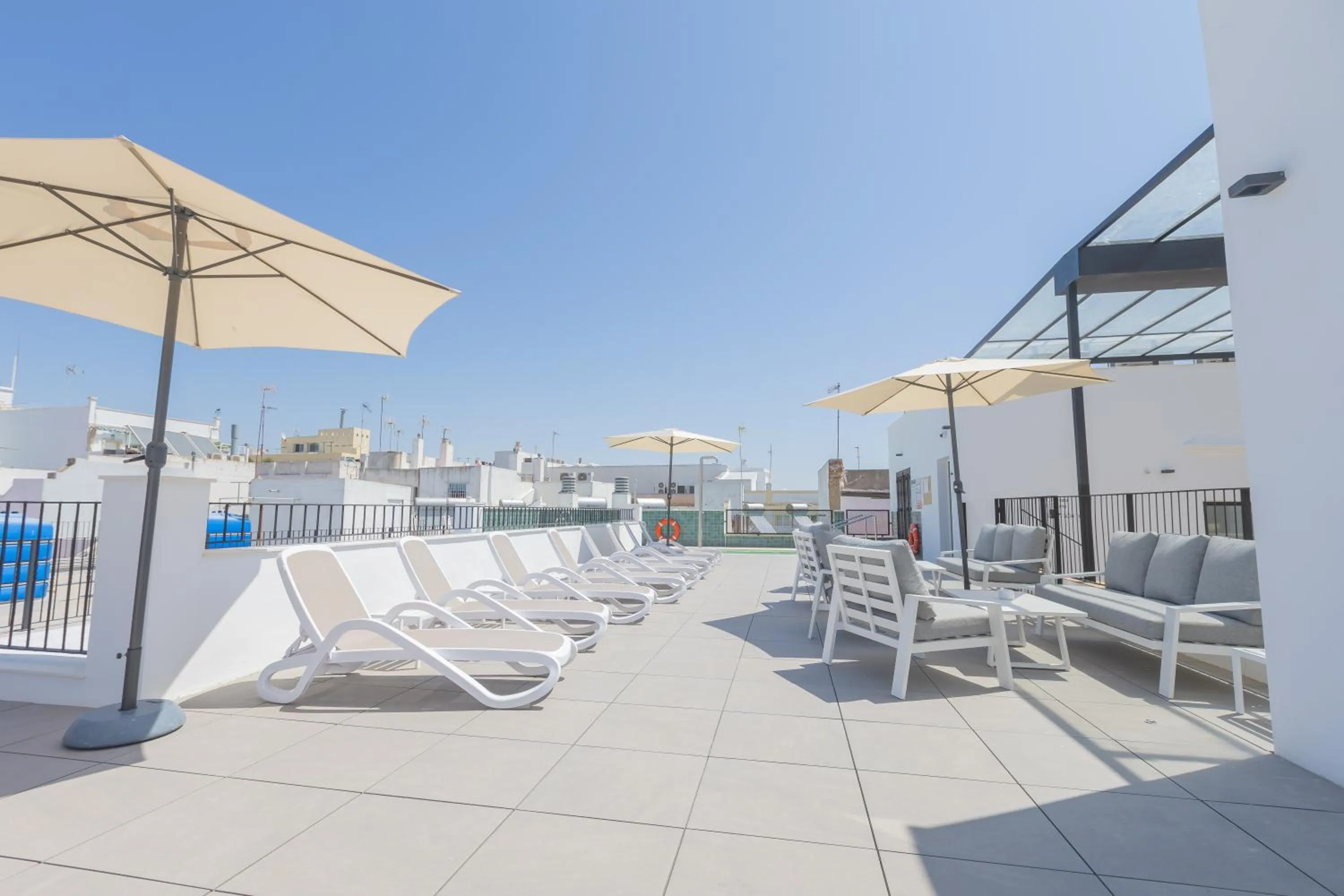 Swimming pool in Soho Boutique Cádiz