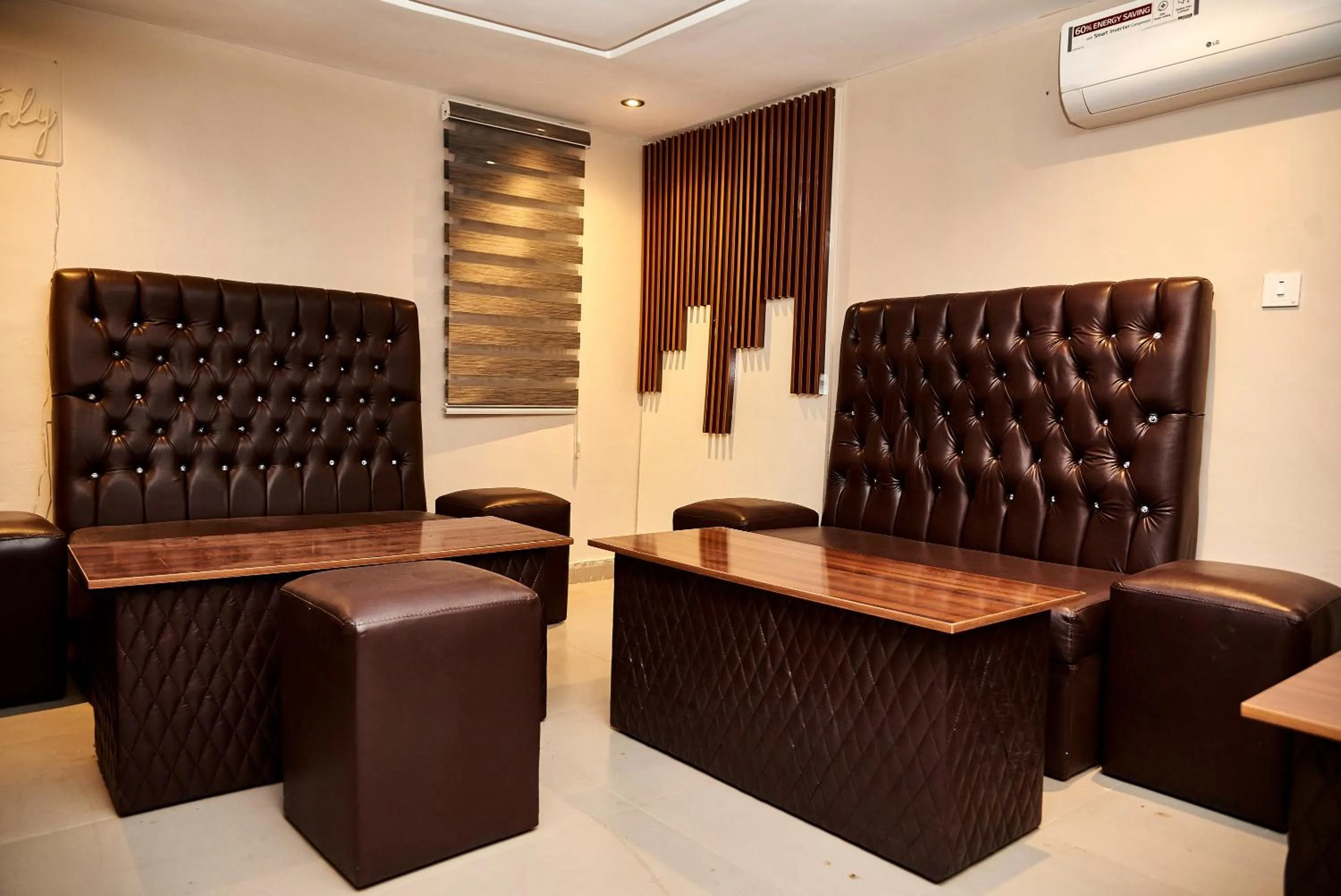 Lounge or bar in Mayfair Hotel Wuse2 Abuja