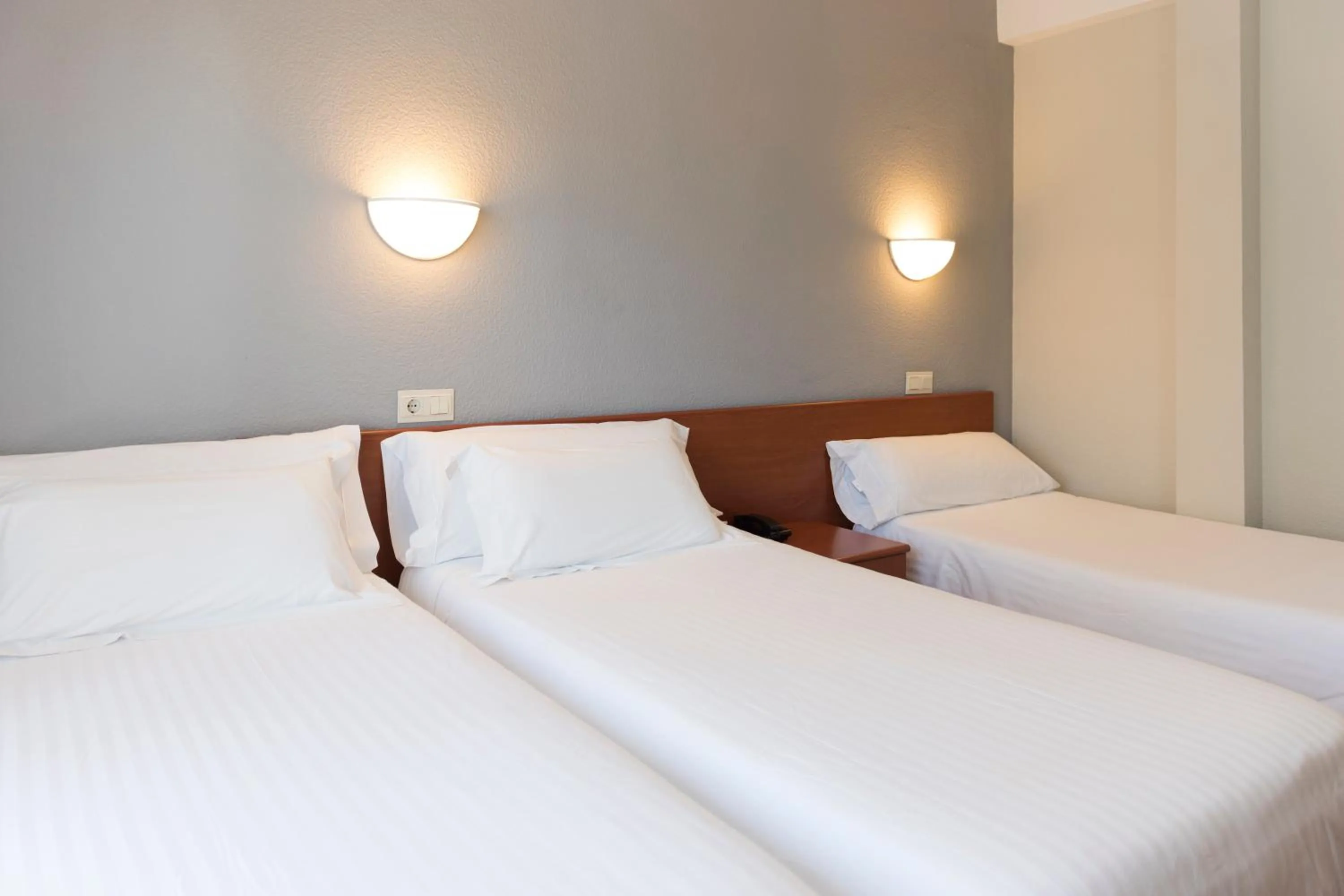 Bedroom, Bed in Hotel El Palmeral