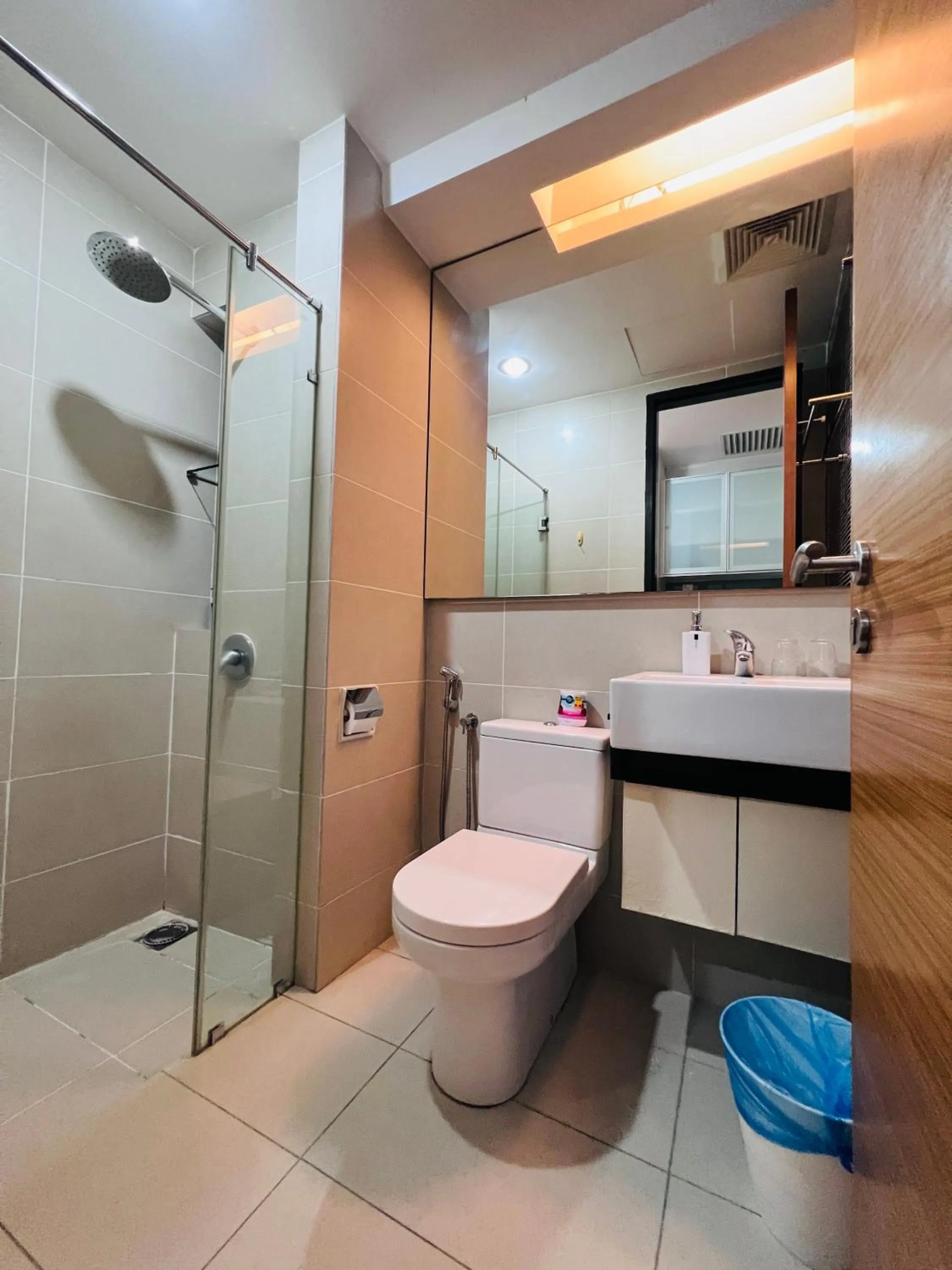 CozyHome Suites @ Casa Residency