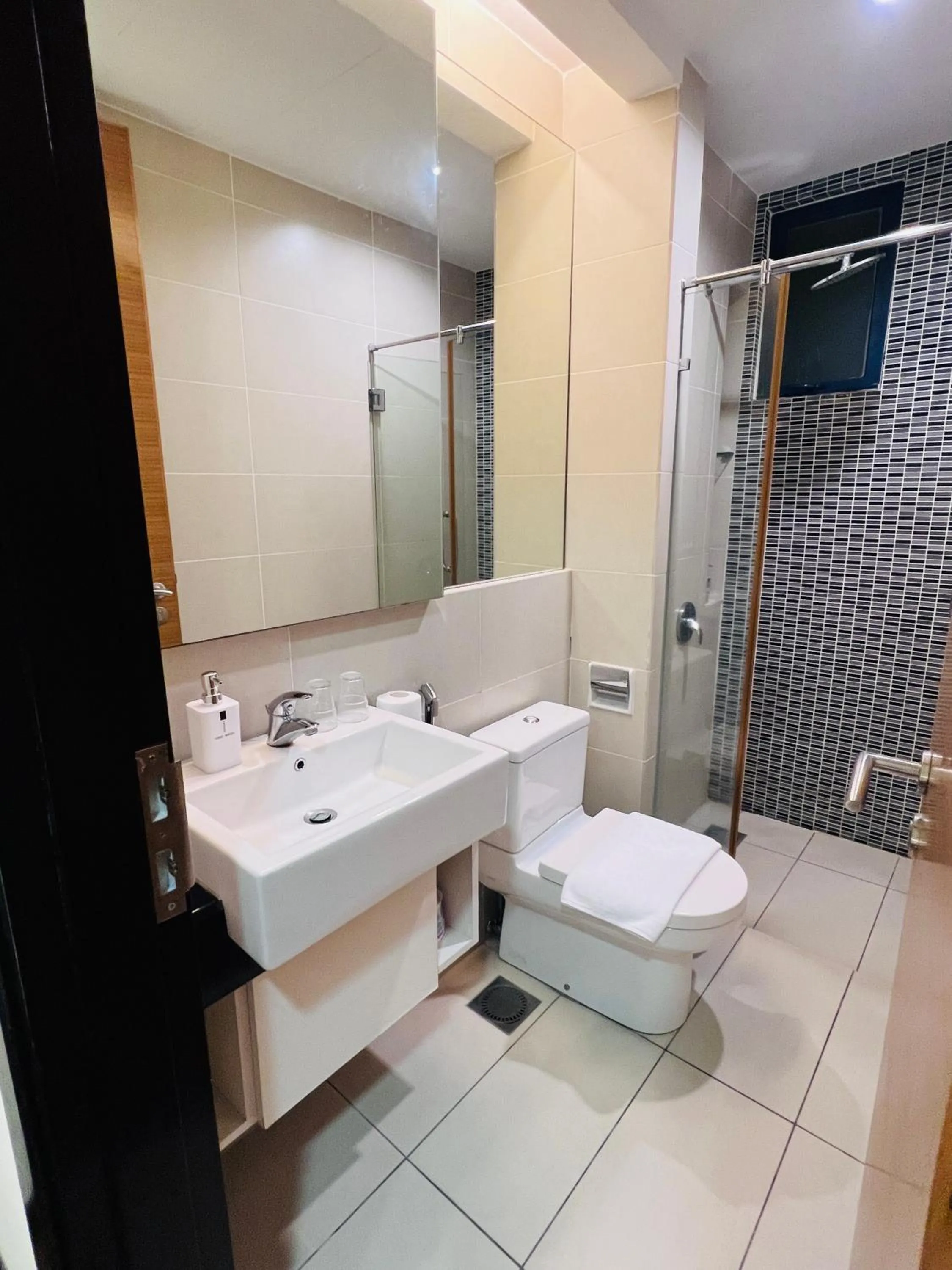 CozyHome Suites @ Casa Residency