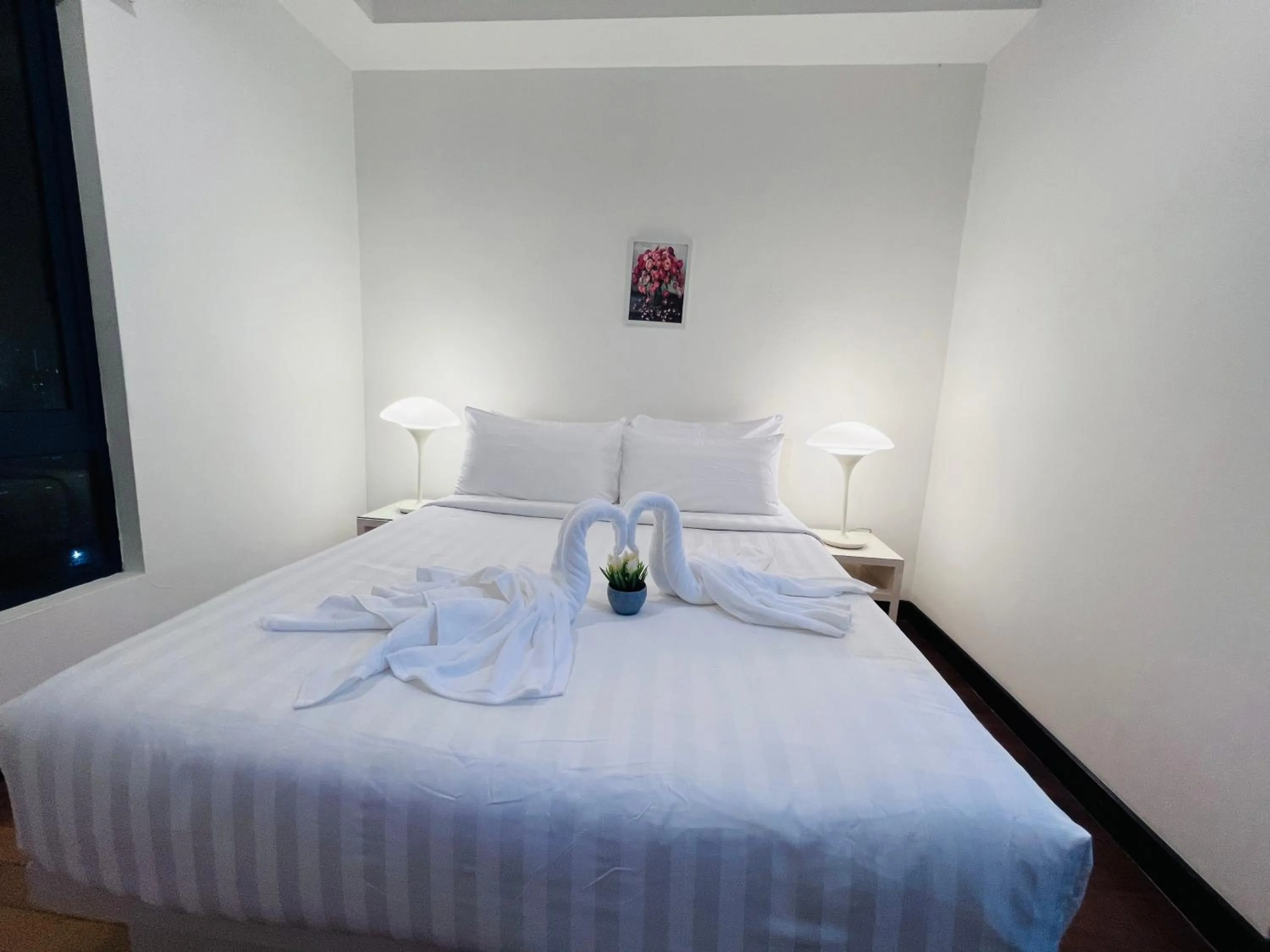 Bed in CozyHome Suites @ Casa Residency