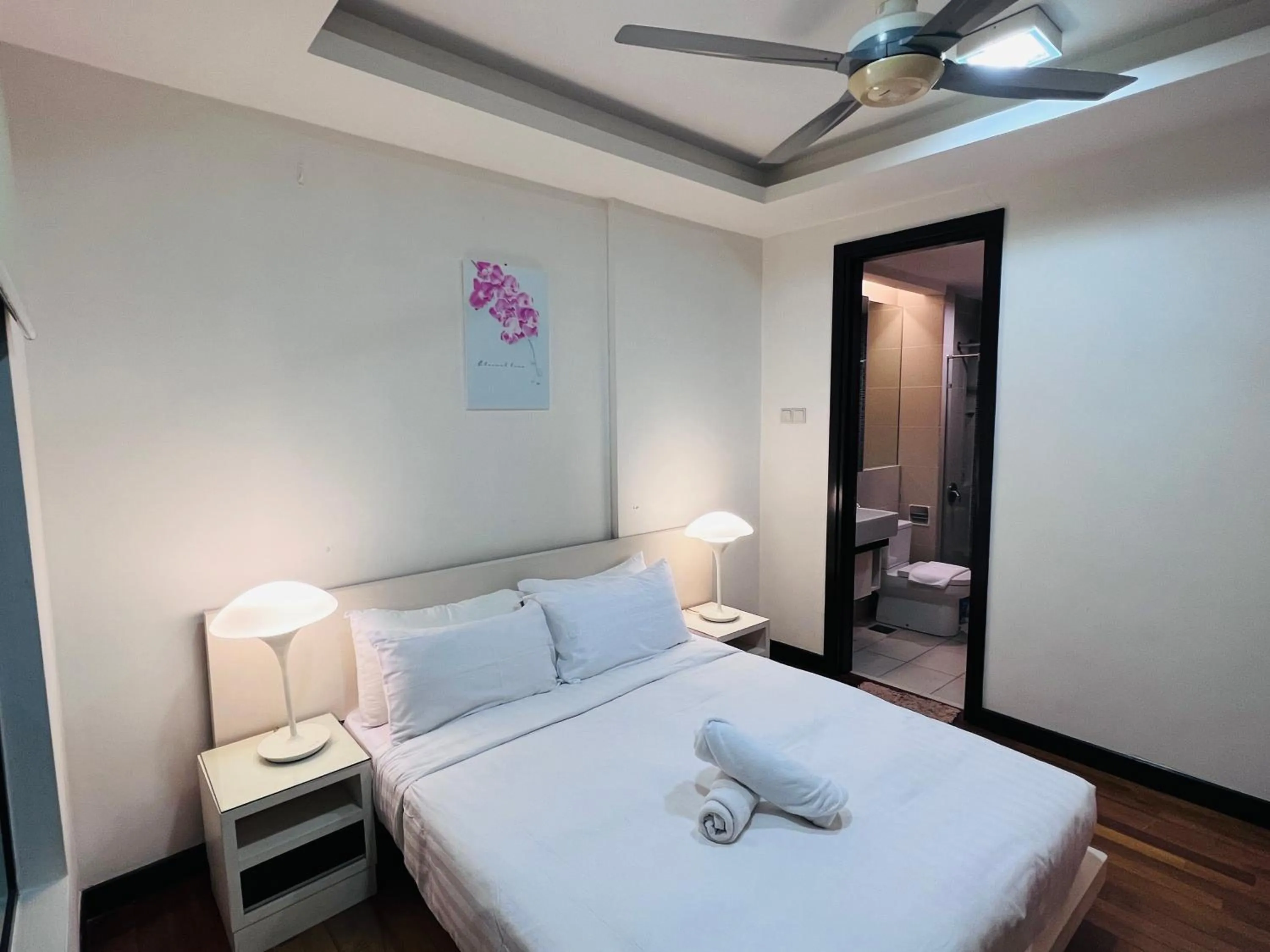 Bed in CozyHome Suites @ Casa Residency