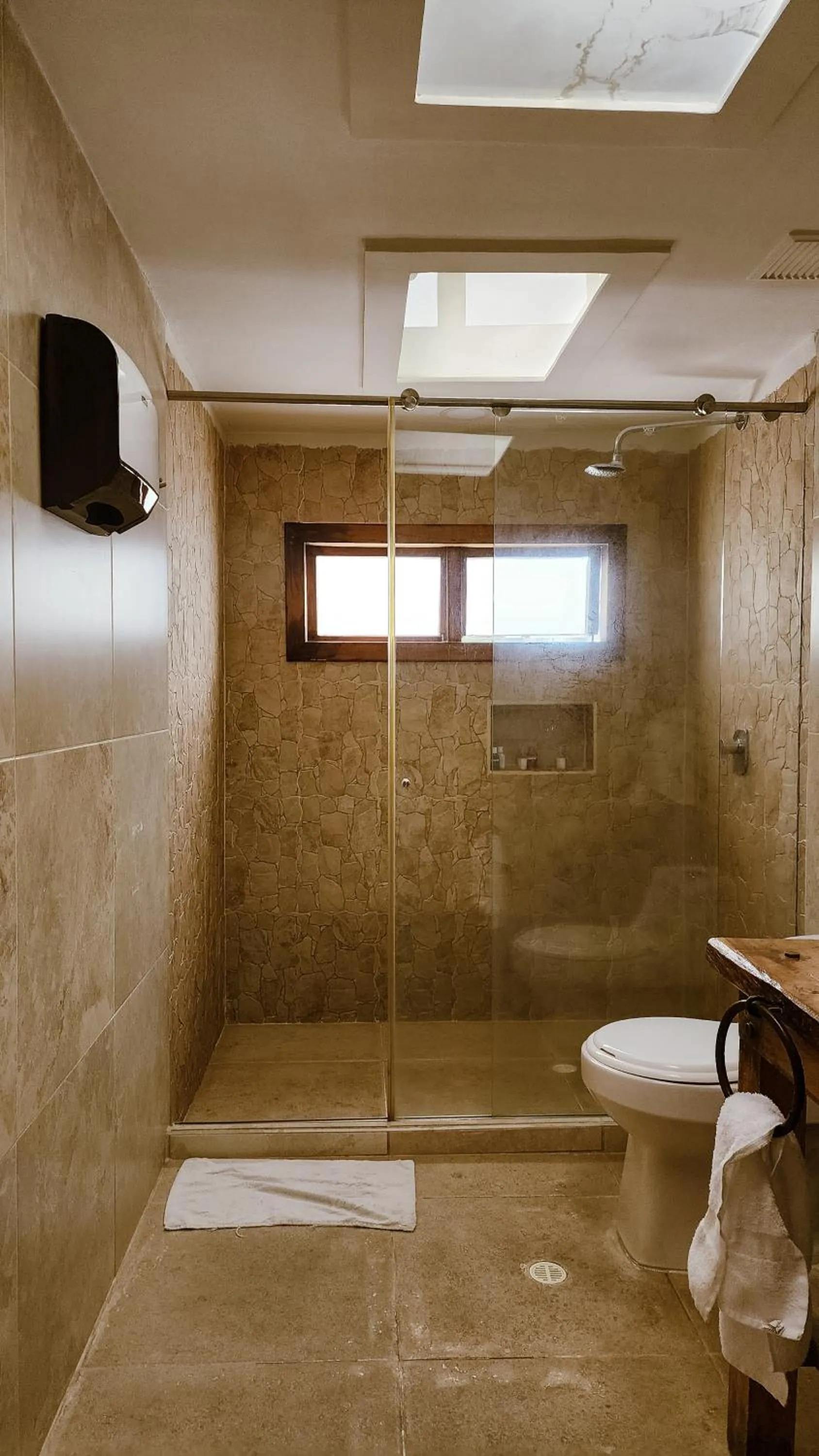 Shower in Tuki Hostel & Lounge