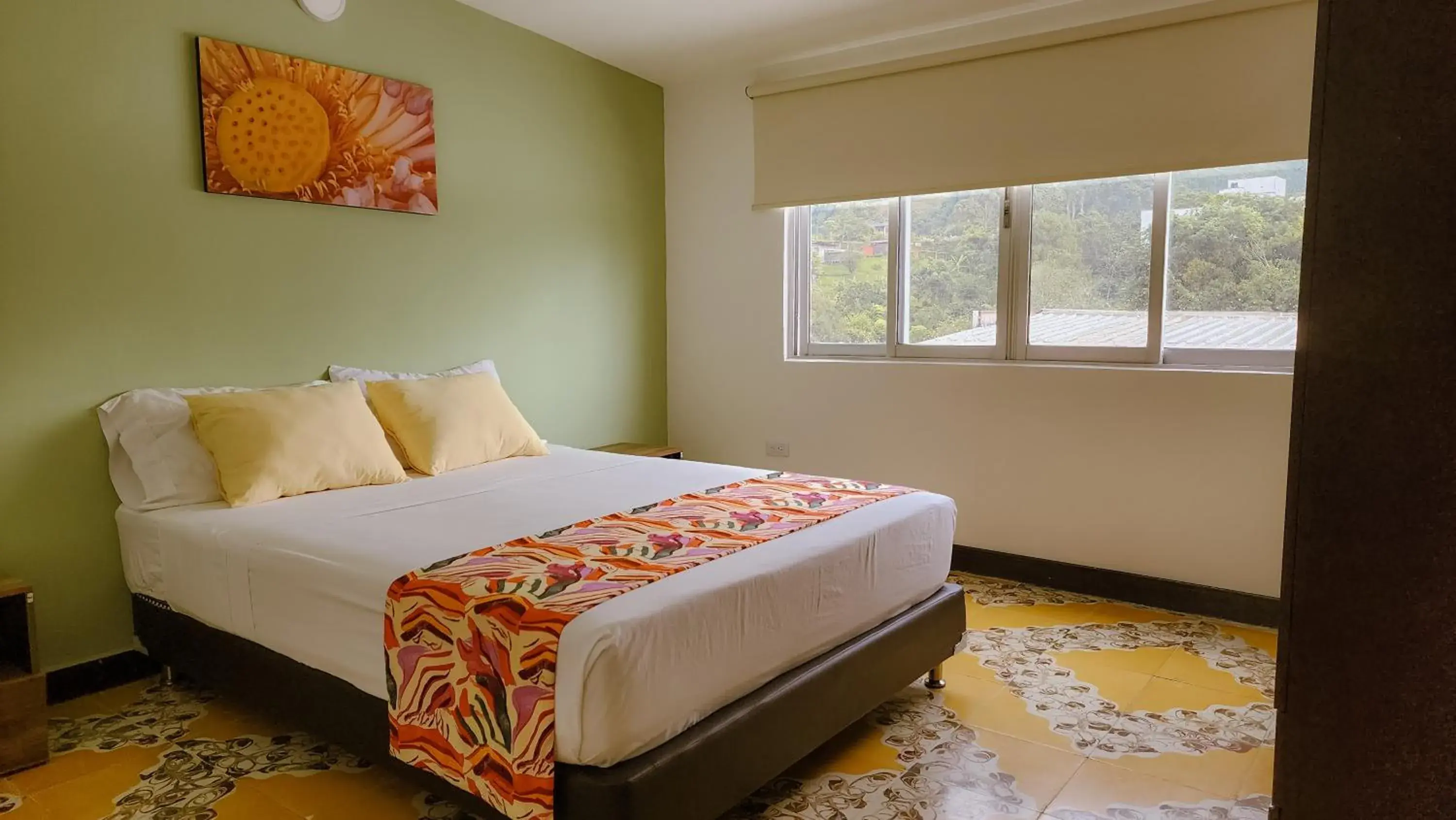 Double Room with Shared Bathroom - single occupancy in Tuki Hostel & Lounge Double Room with Shared Bathroom - single occupancy in Tuki Hostel & Lounge