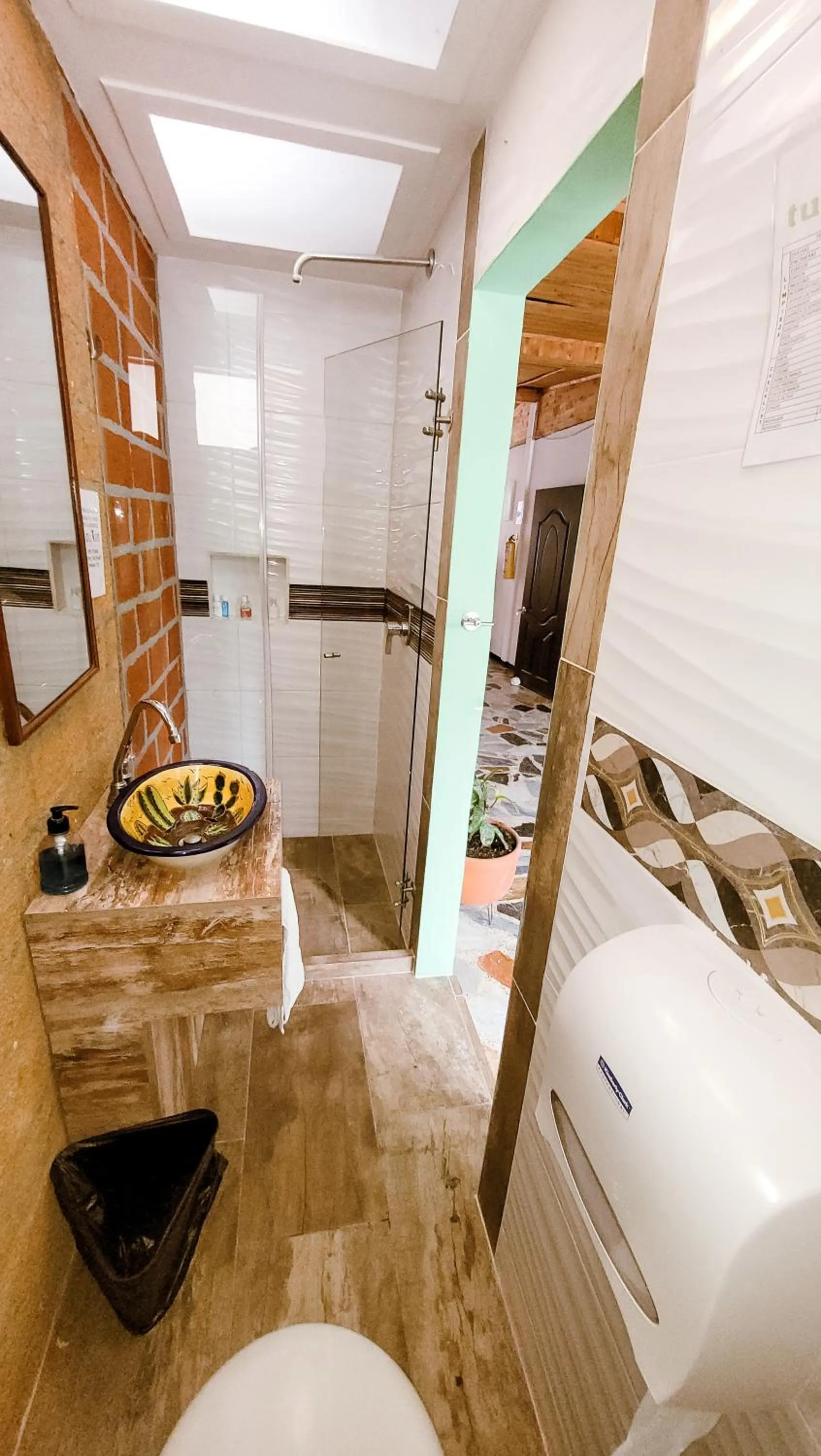 Shower in Tuki Hostel & Lounge