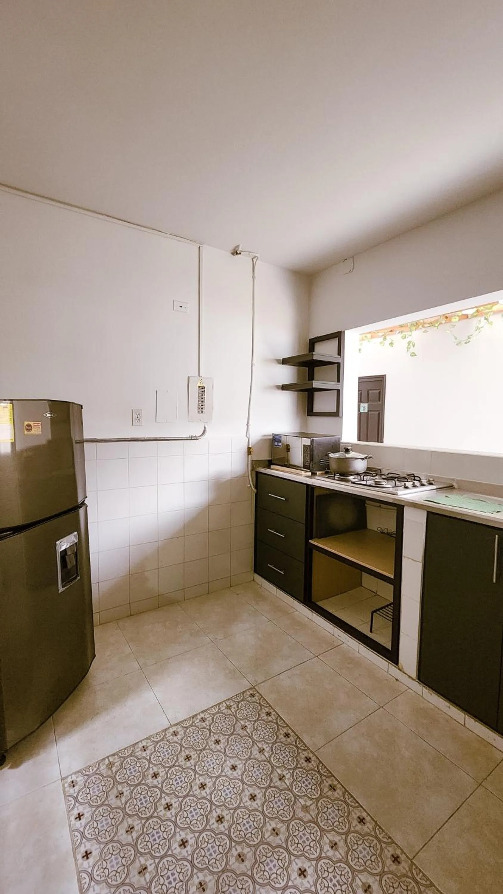Kitchen or kitchenette in Tuki Hostel & Lounge