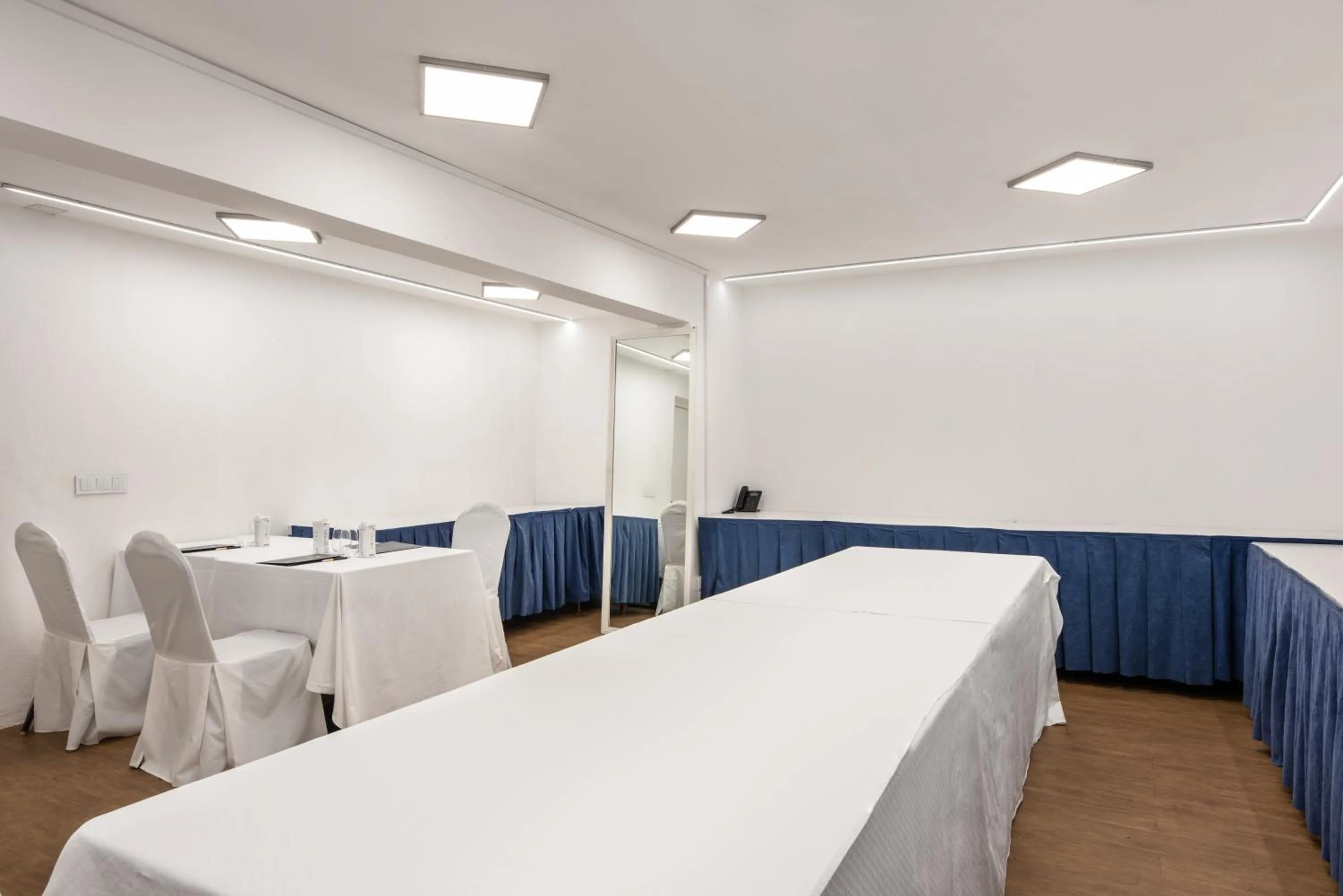 Meeting/conference room in Eurostars Gran Hotel Lugo