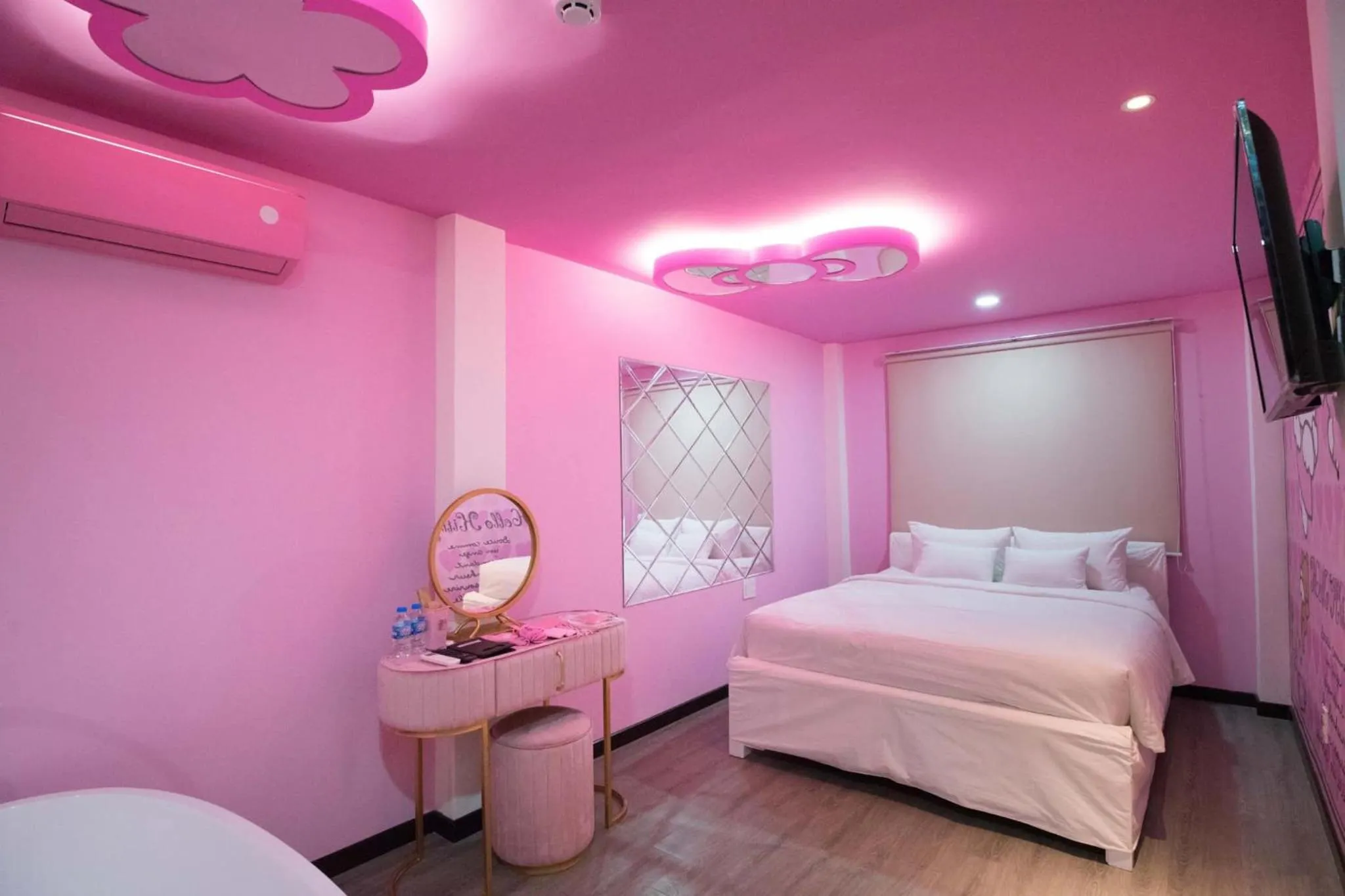 TV and multimedia, Bed in Language Exchange Hotel 3