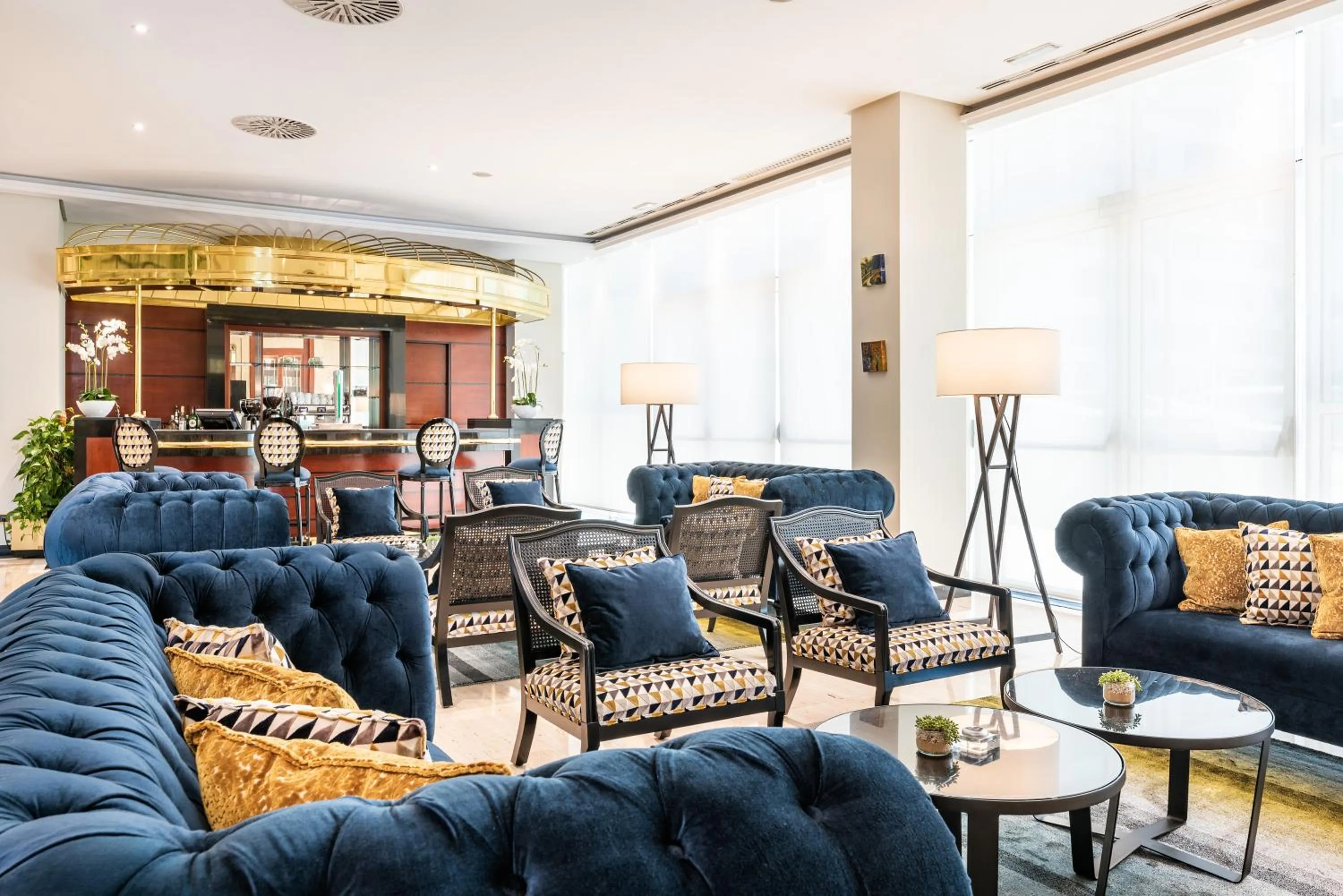 Lounge or bar in Eurostars Gran Hotel Santiago