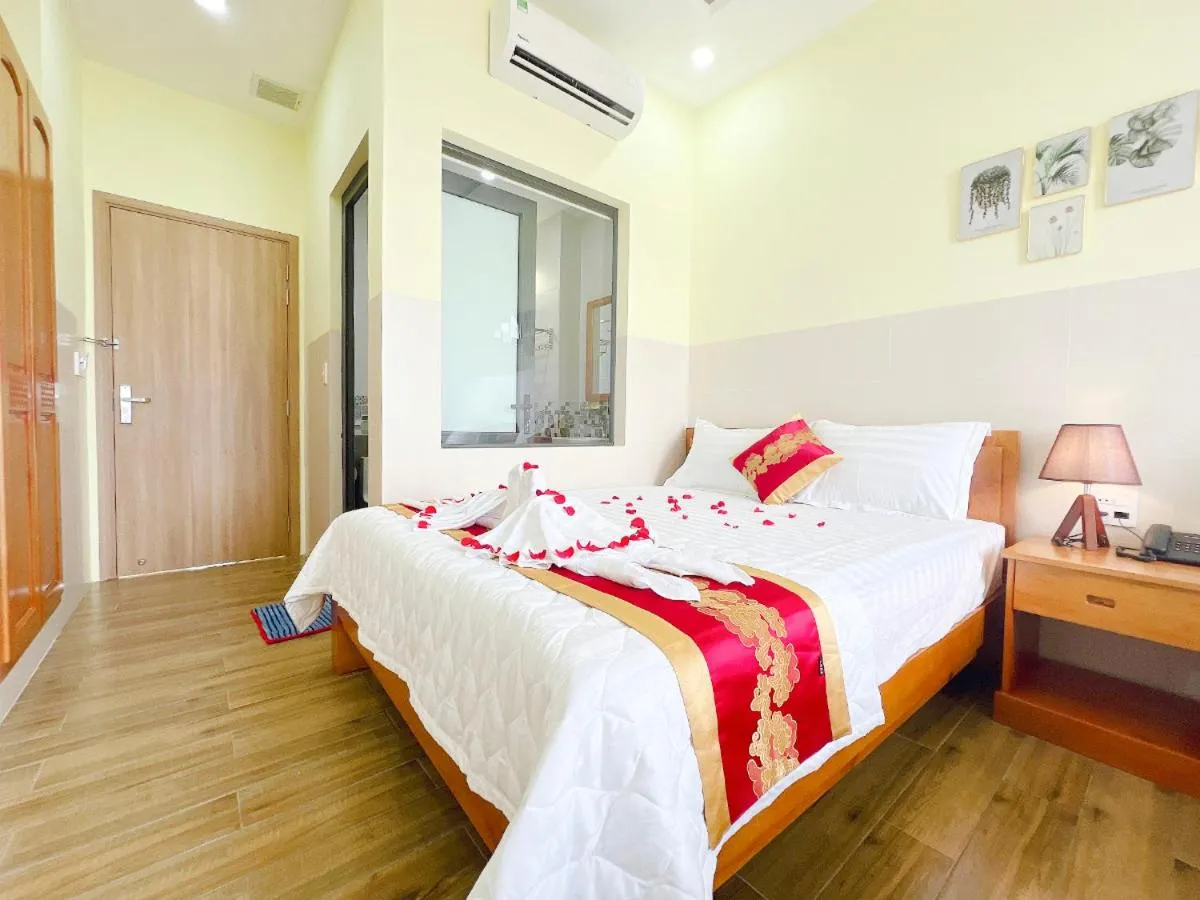 Photo of the whole room, Bed in Sea Star Hotel