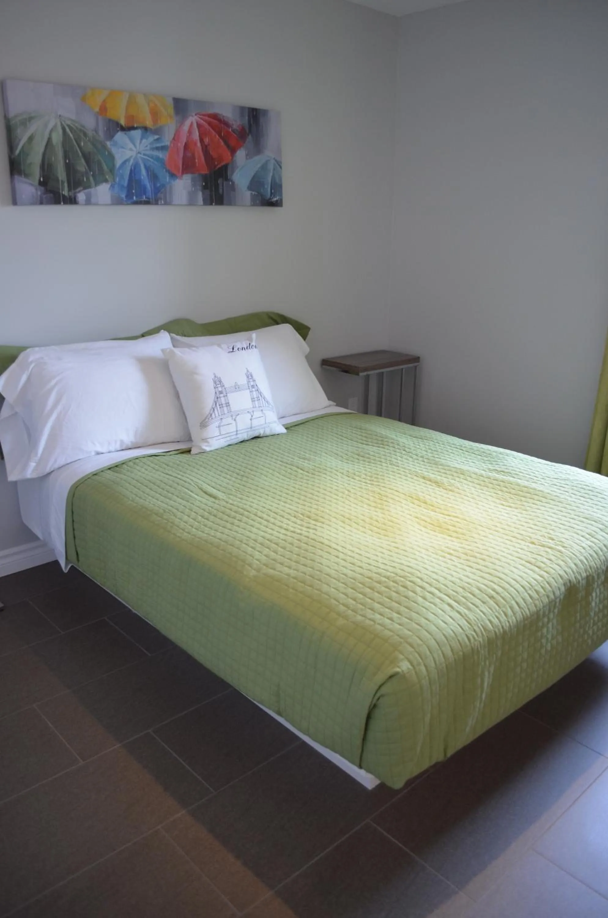 Bed in Le Chic-Urbain