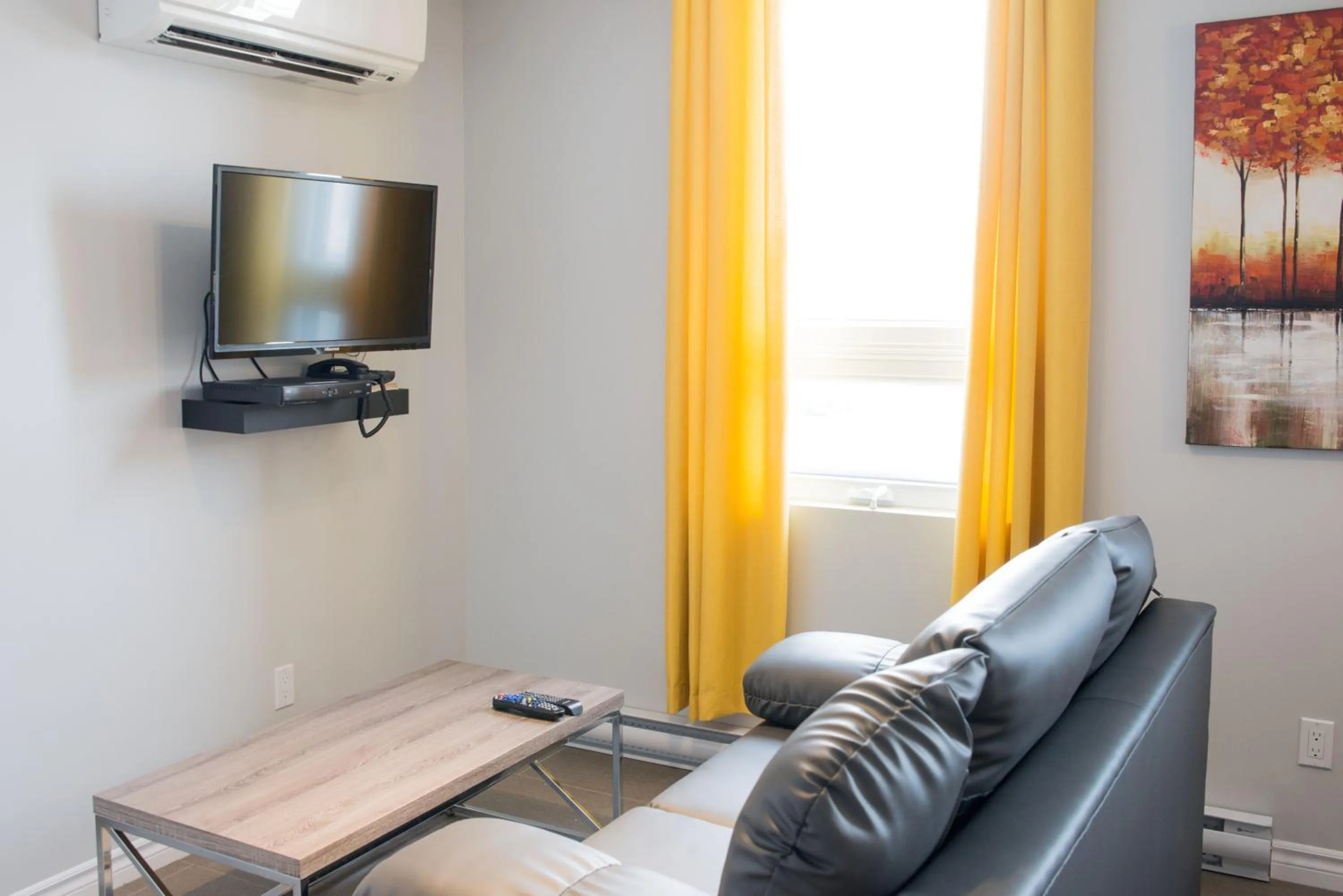 TV and multimedia in Le Chic-Urbain