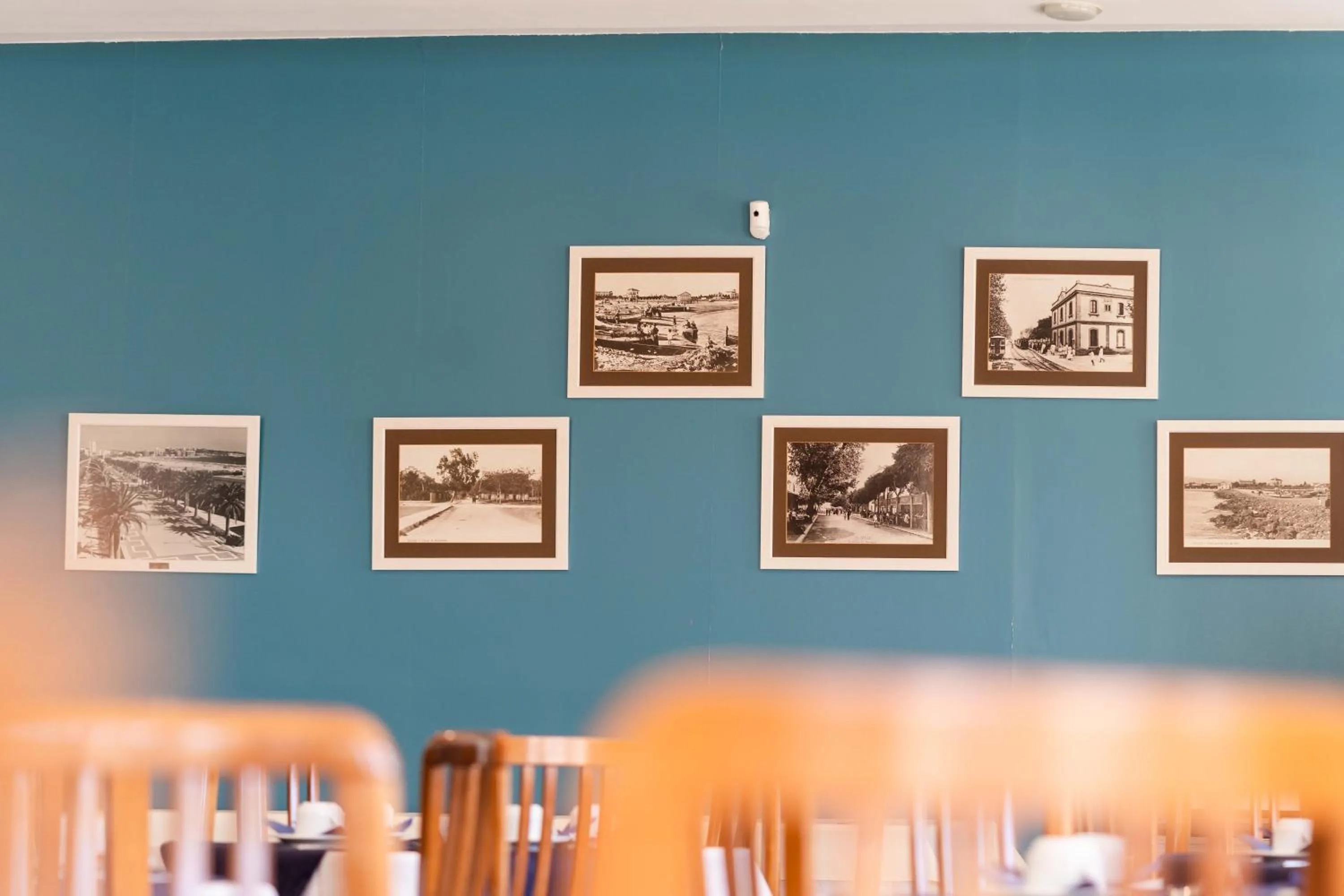 Restaurant/places to eat in Hotel Planas