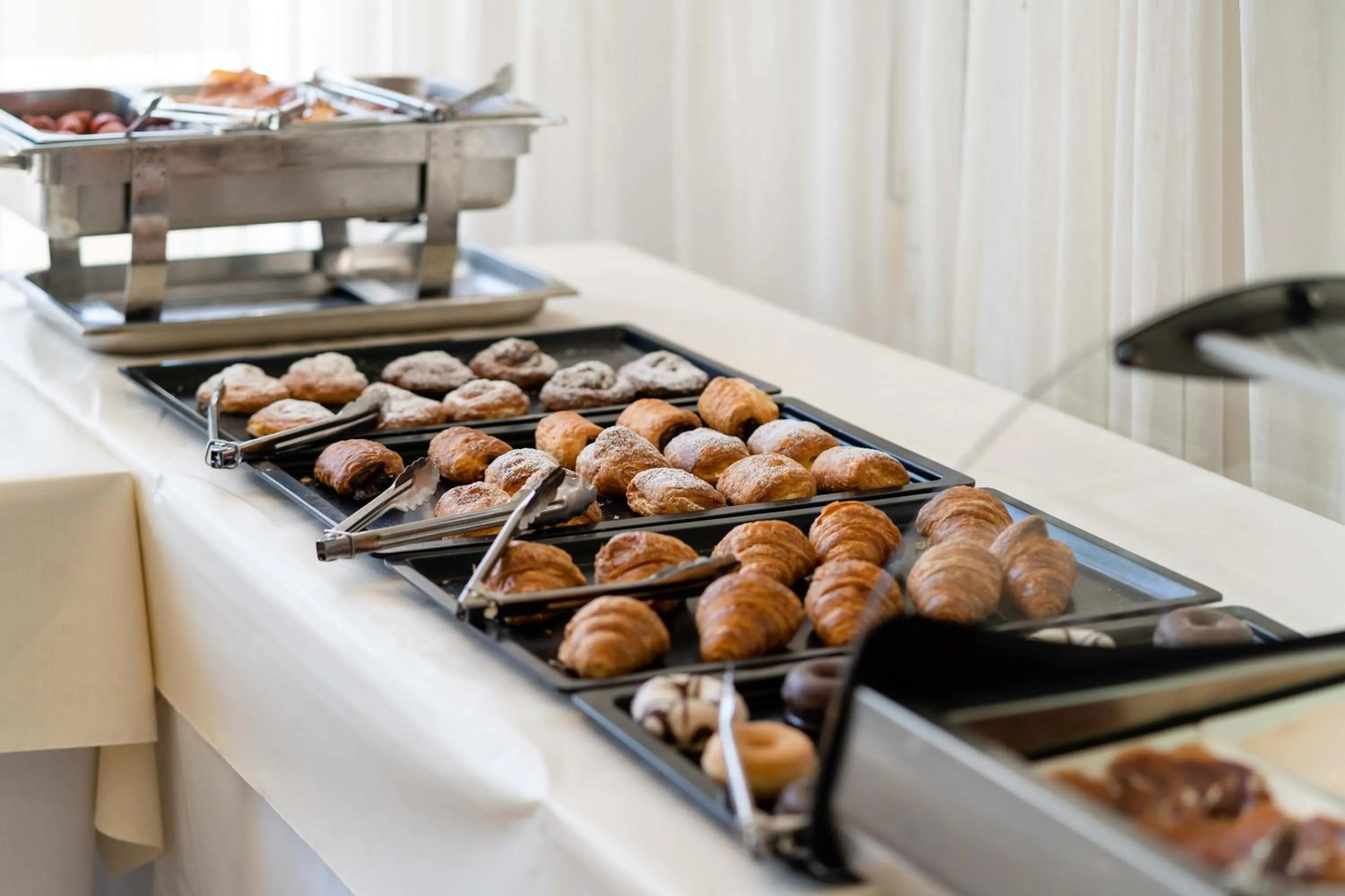 Buffet breakfast in Hotel Planas