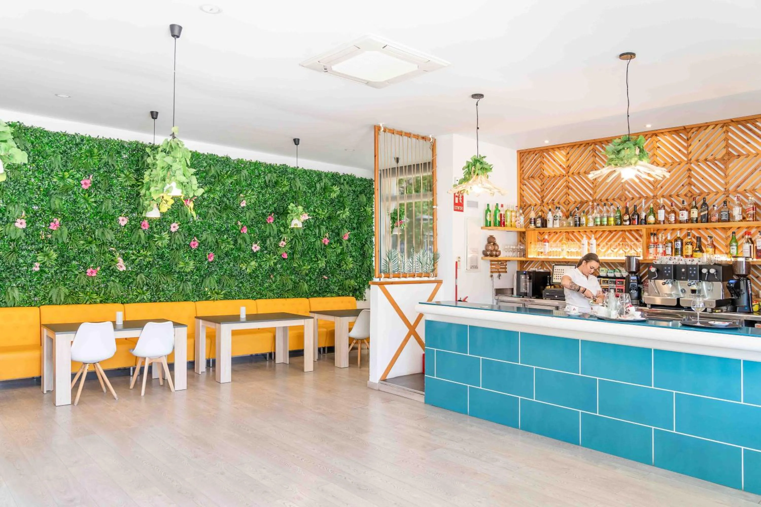 Lounge or bar in Hotel Planas