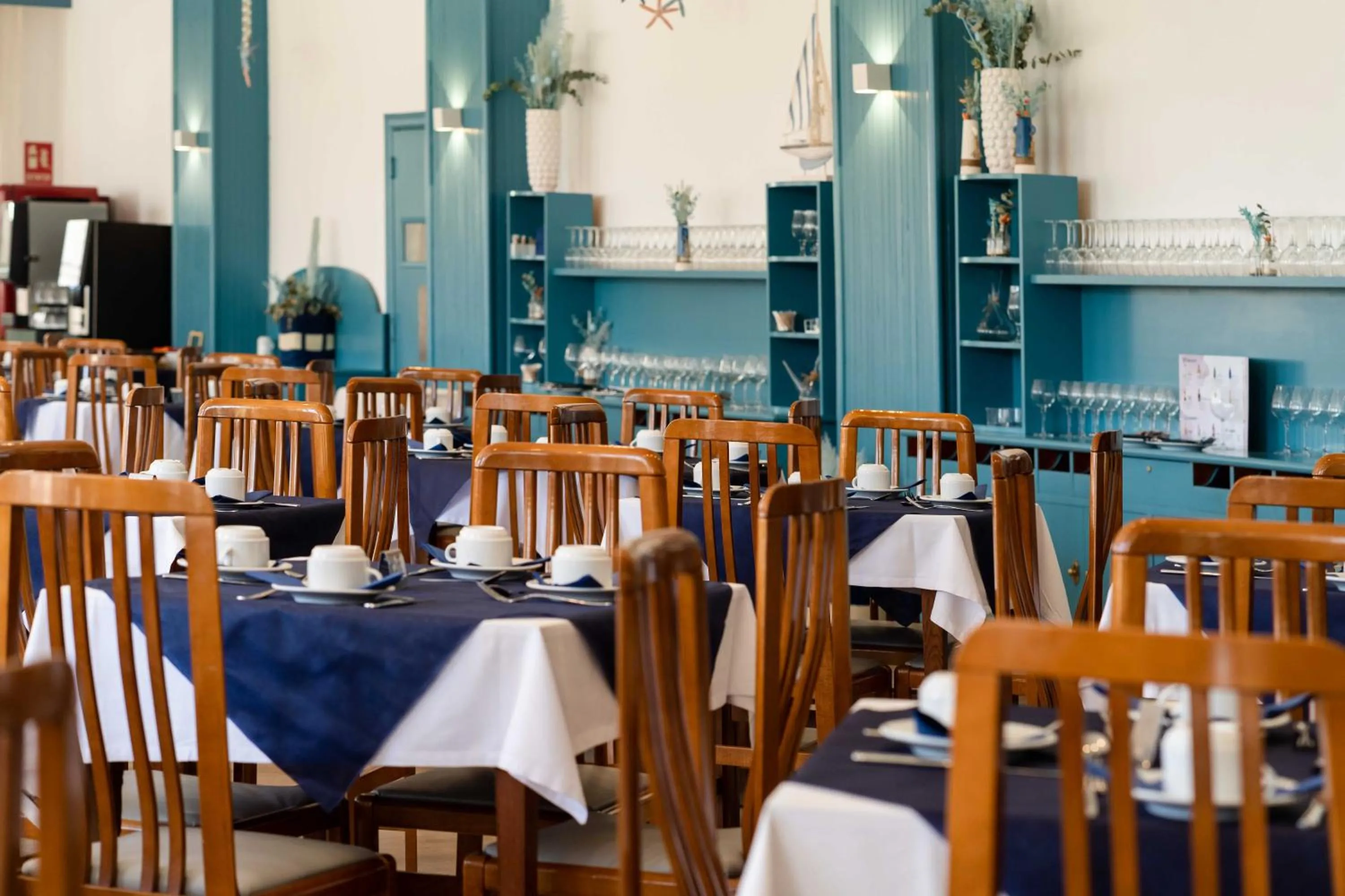 Restaurant/places to eat in Hotel Planas