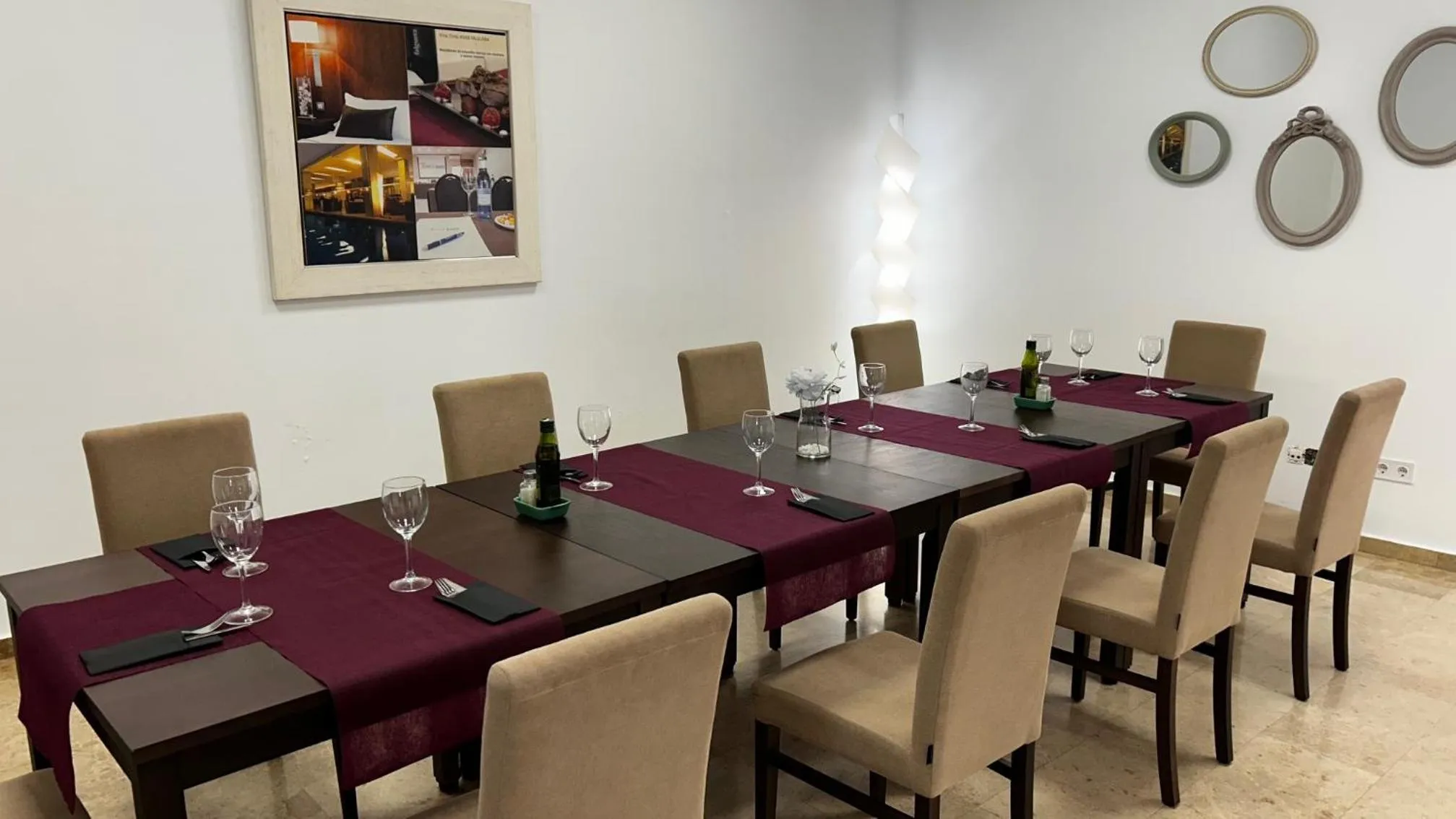 Restaurant/places to eat in Hotel Xon's Valencia