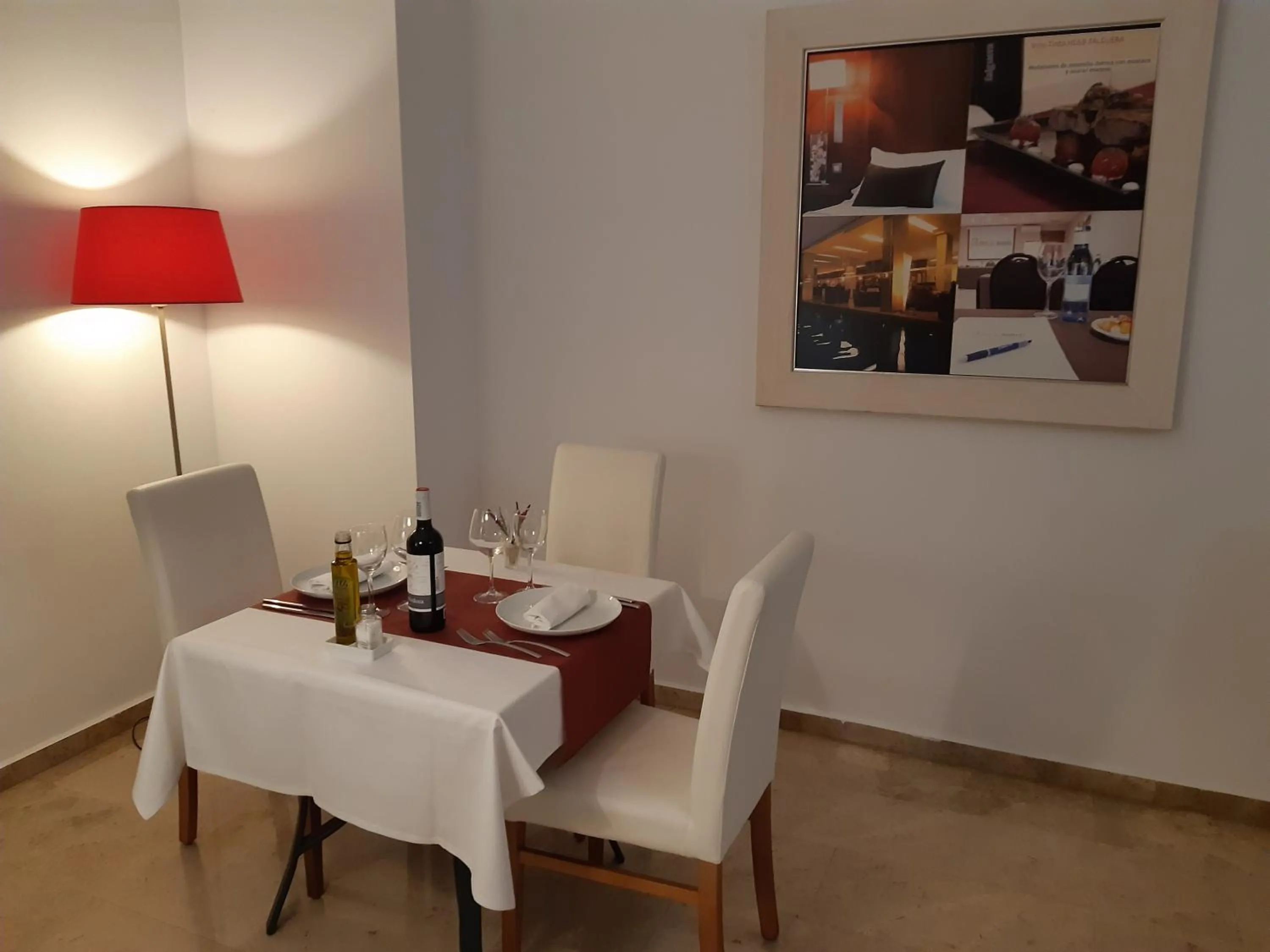 Restaurant/places to eat in Hotel Xon's Valencia