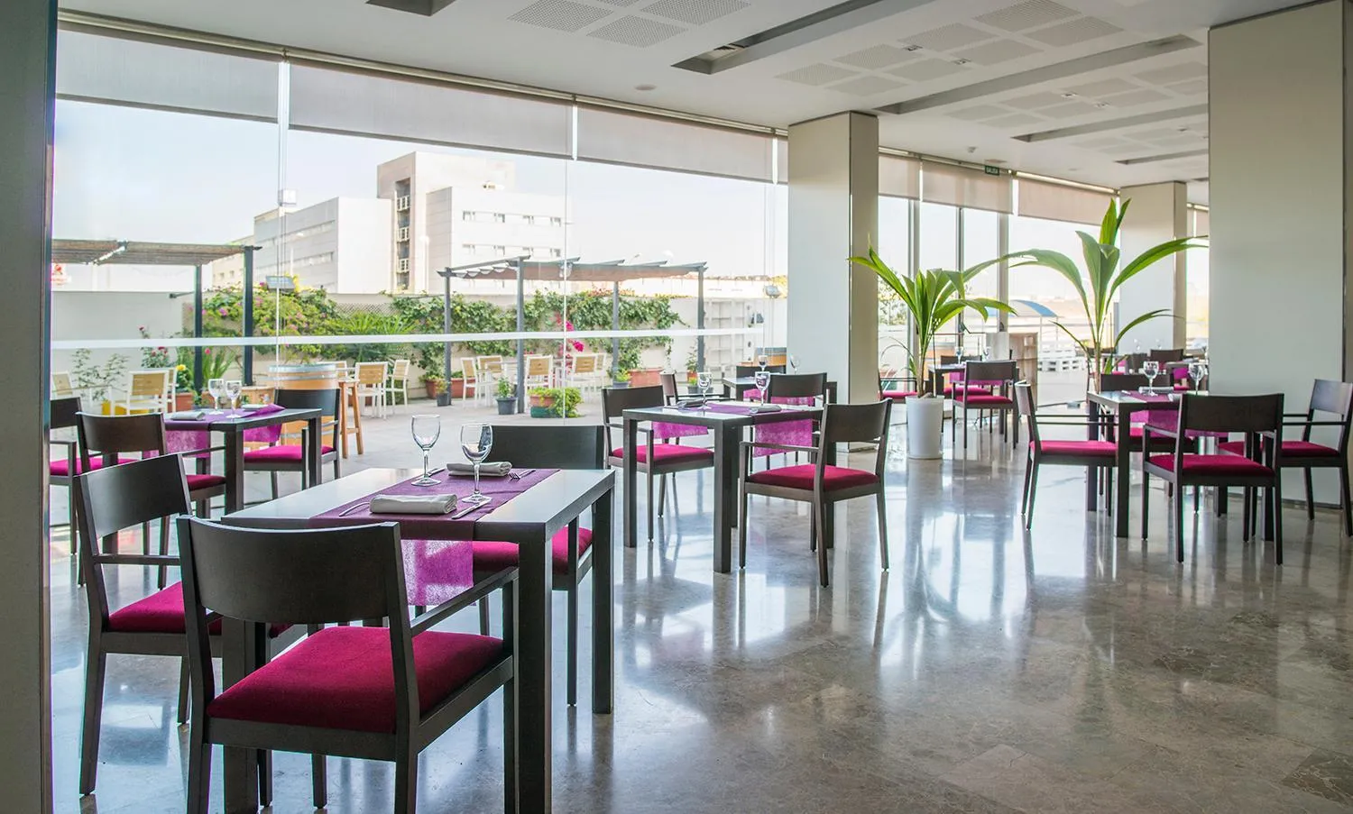 Restaurant/places to eat in Hotel Xon's Valencia