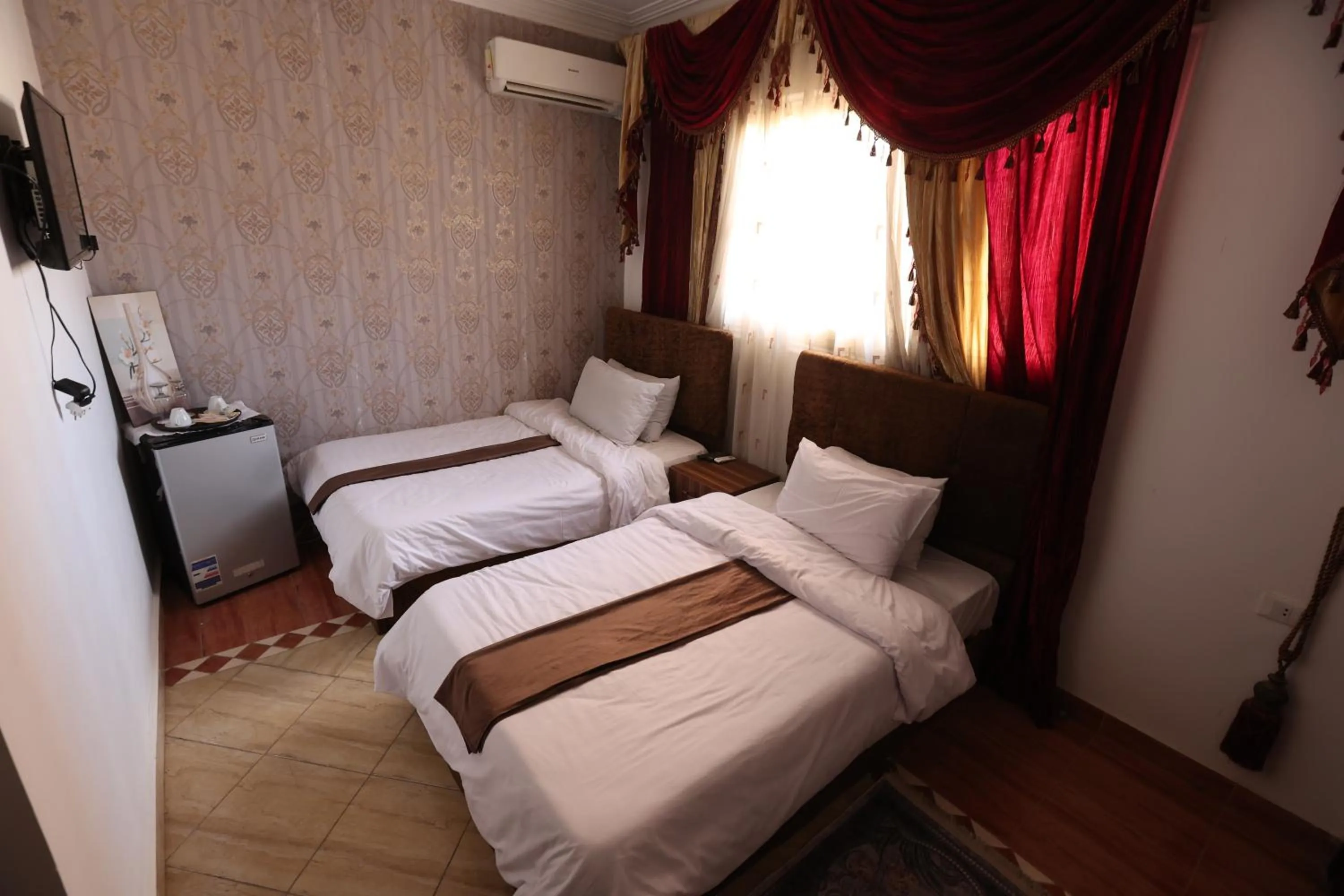 Bed in Eagles Pyramids View