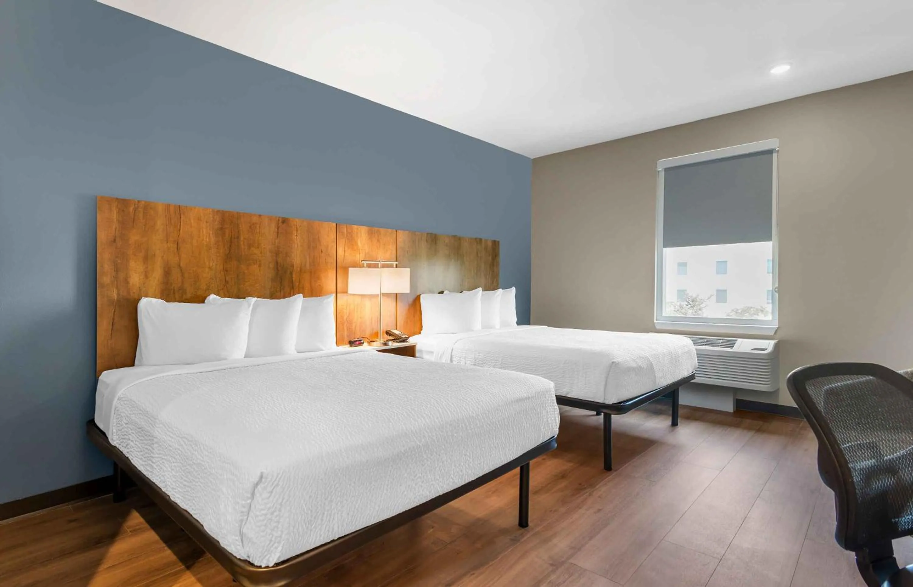 Bed in Extended Stay America Suites - Atlanta - McDonough