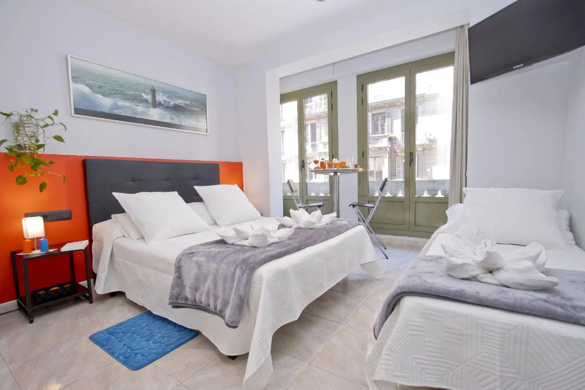 Bed in Barcelona City Centre Hostal