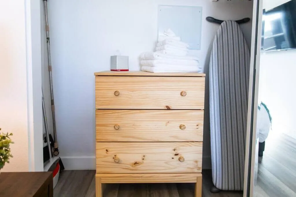 Walk 2 Restaurants & Bars-Relax on Private Patio