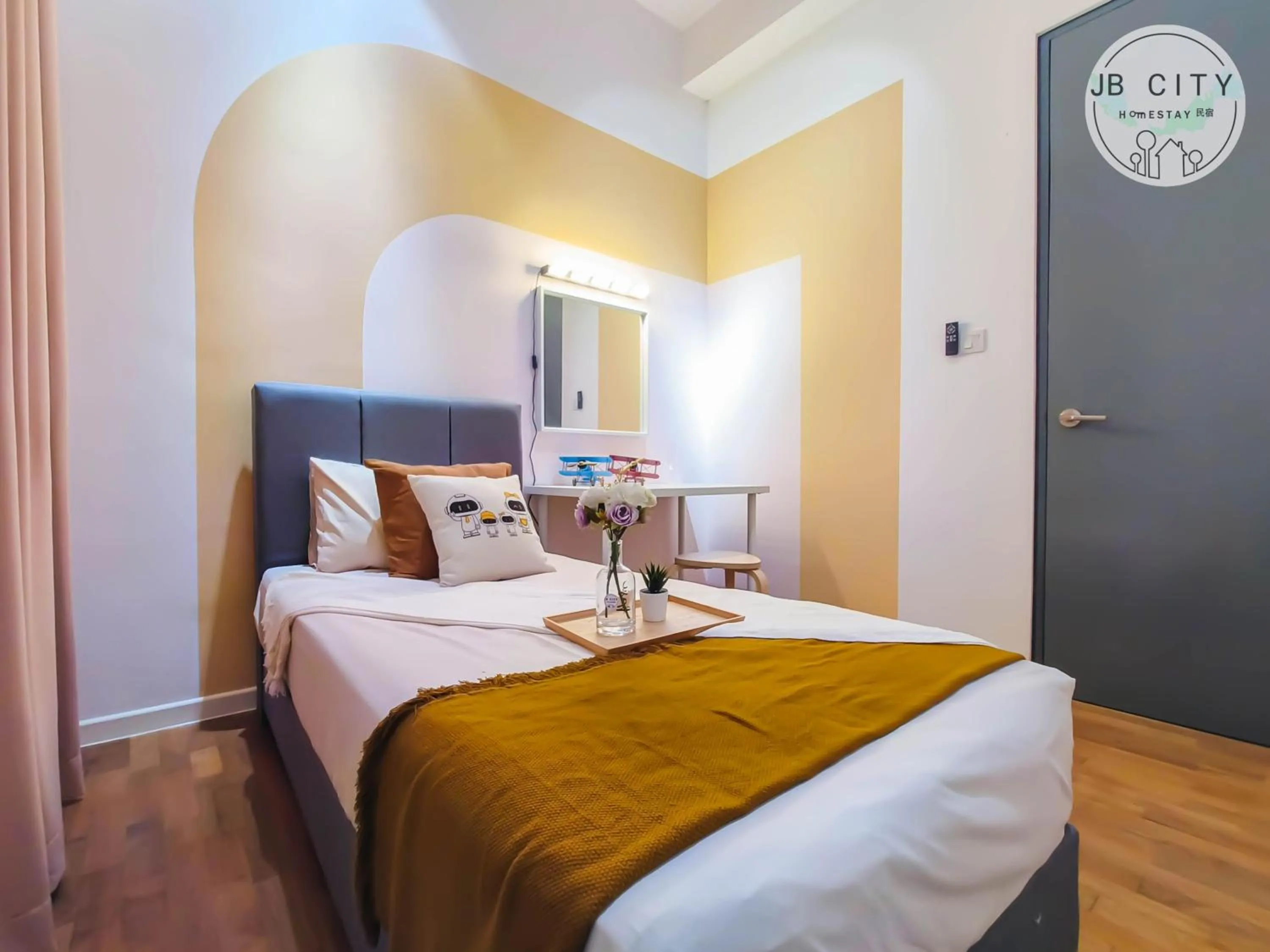 Bed in Paradigm Residence by RR JBcity