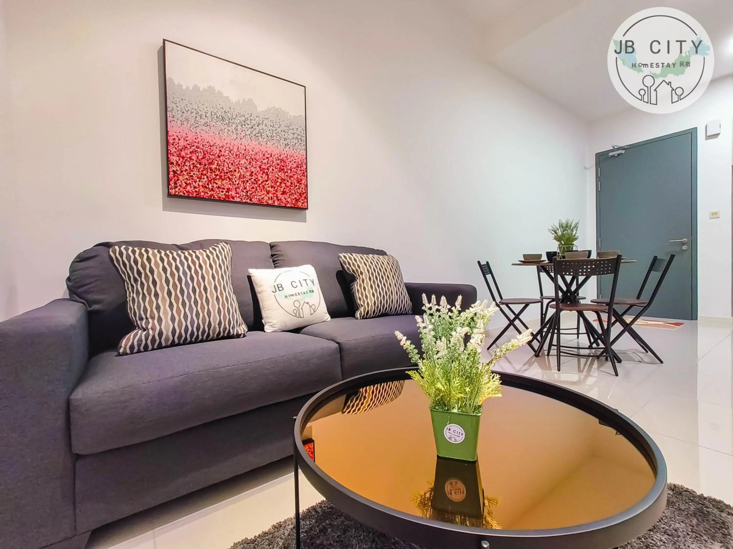 Standard Family Room in Paradigm Residence by RR JBcity